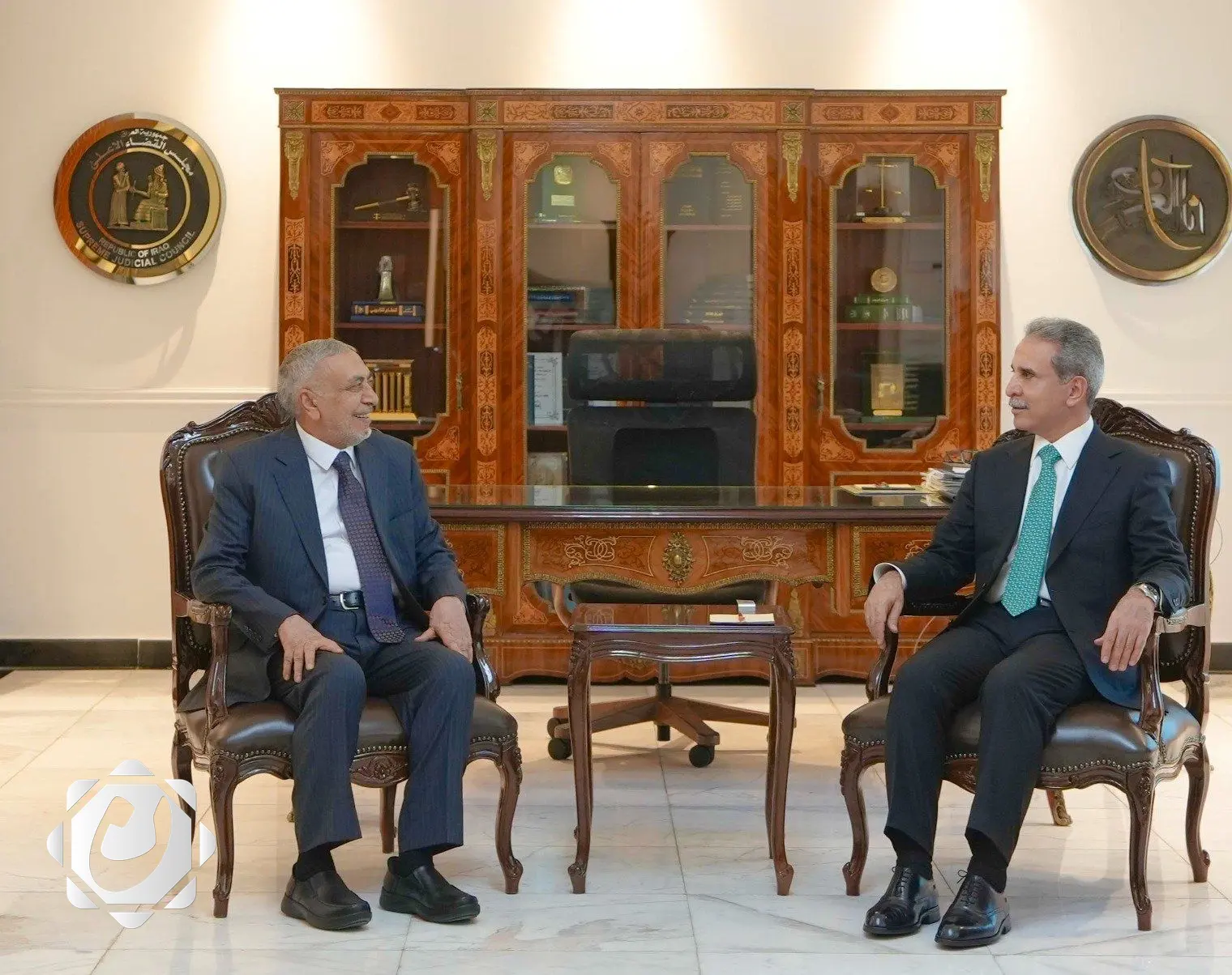 زيدان والمشهداني يتناولان قضايا قانونية مشتركة في لقاء رسمي