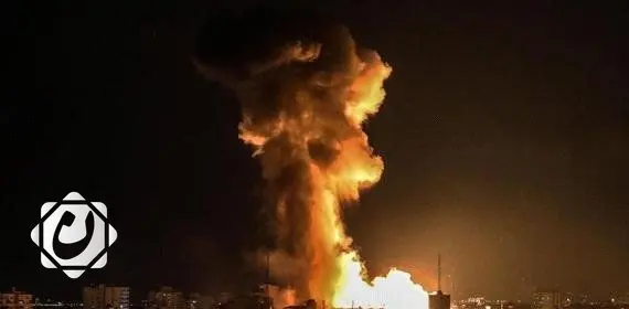 غارات جوية تستهدف موانئ يمنية من قبل الكيان الصهيوني