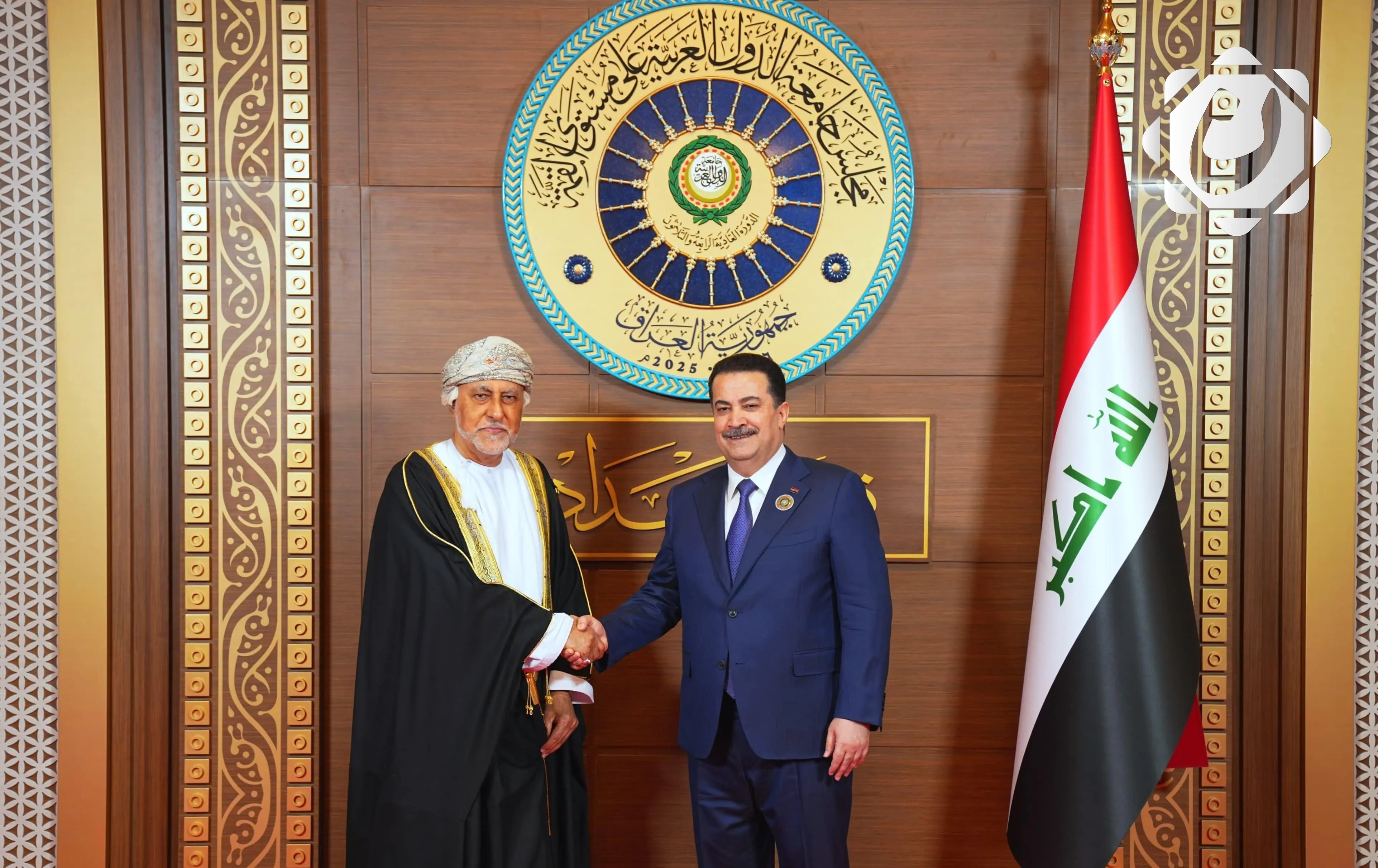 السوداني يستقبل رئيس وفد سلطنة عمان في إطار القمة العربية