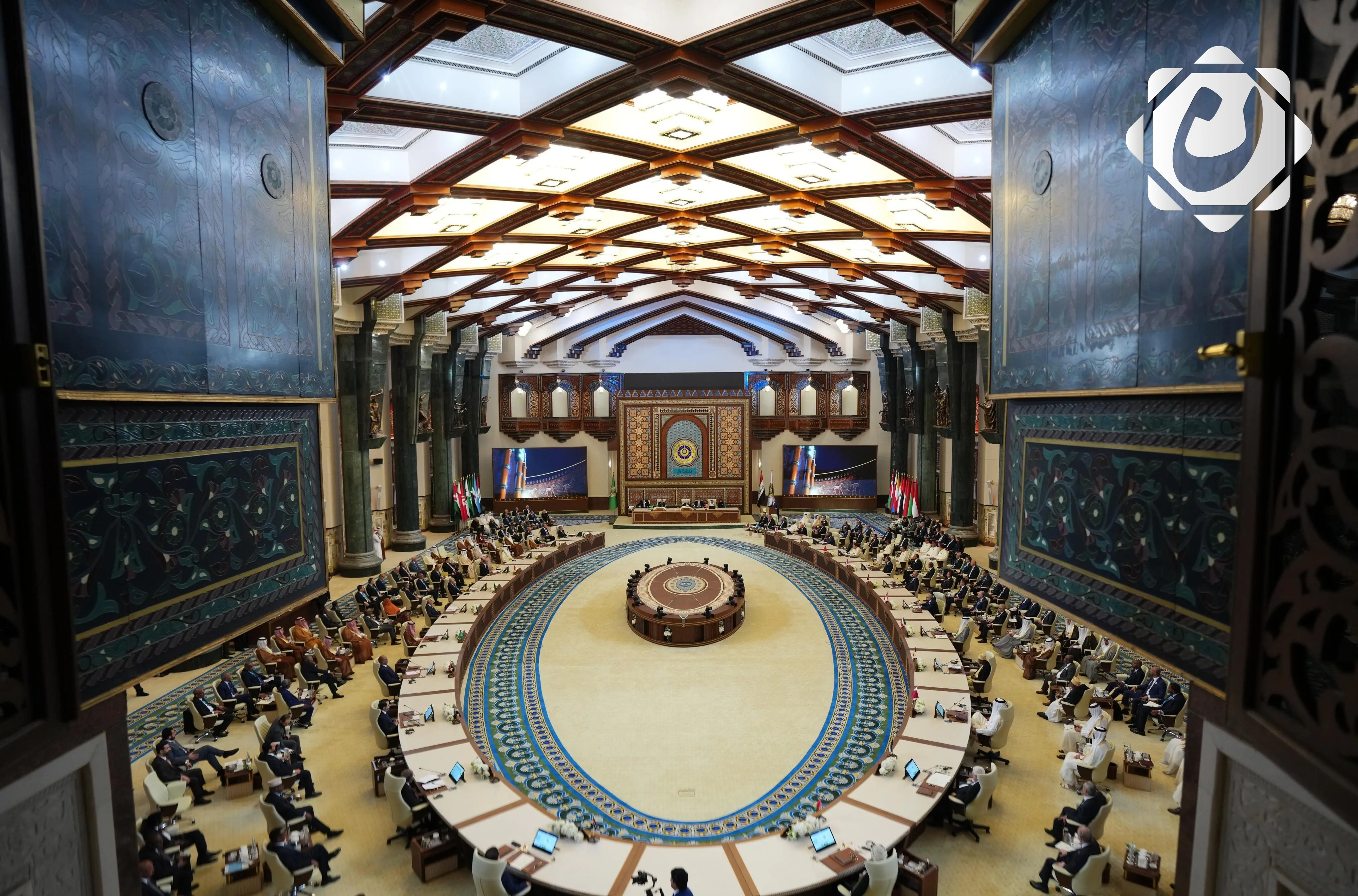 انتهاء الجلسة الافتتاحية للقمة العربية برئاسة العراق