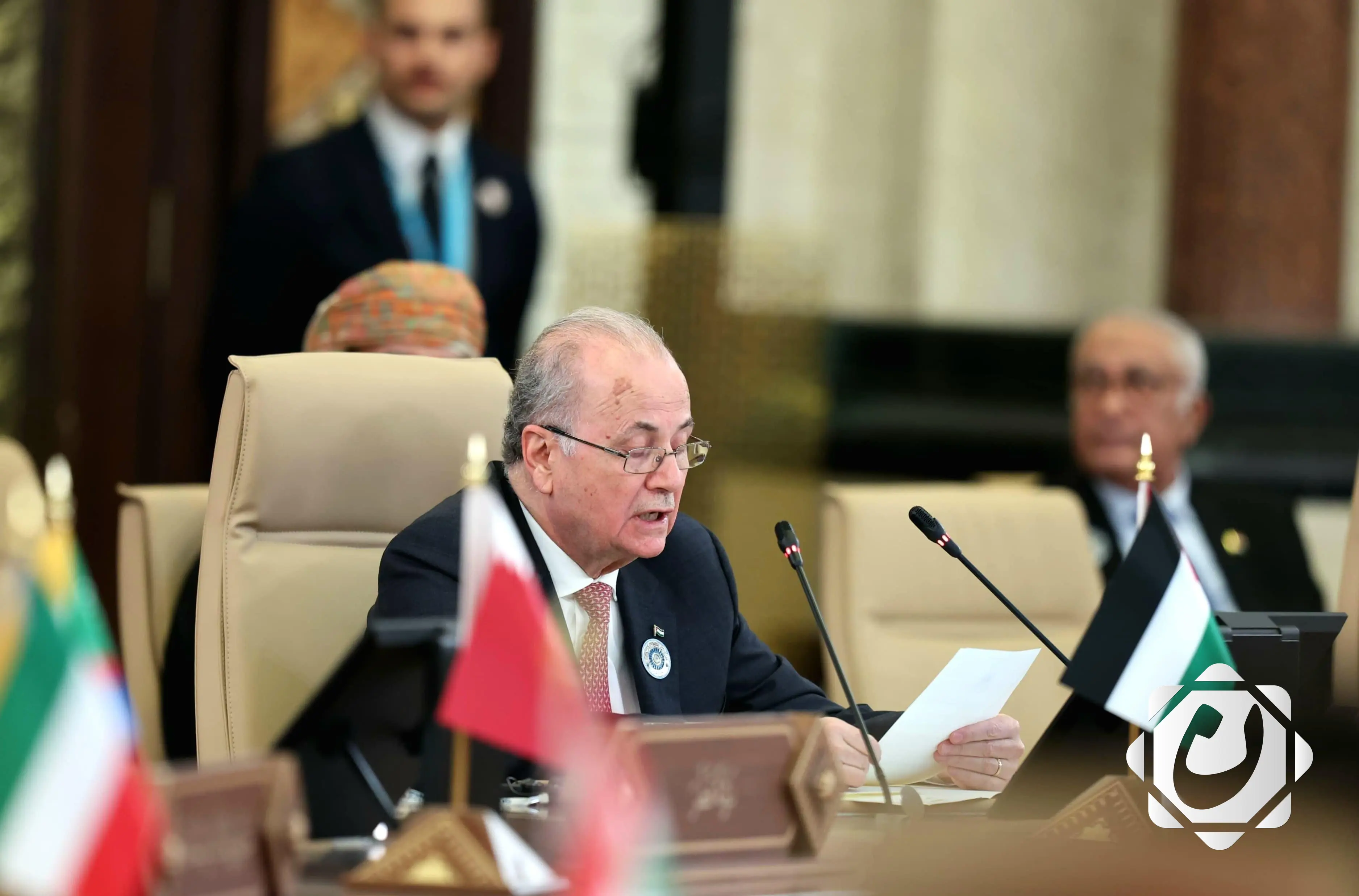 رئيس الوزراء الفلسطيني يؤكد على أهمية تنفيذ مبادرات القمة التنموية في بغداد