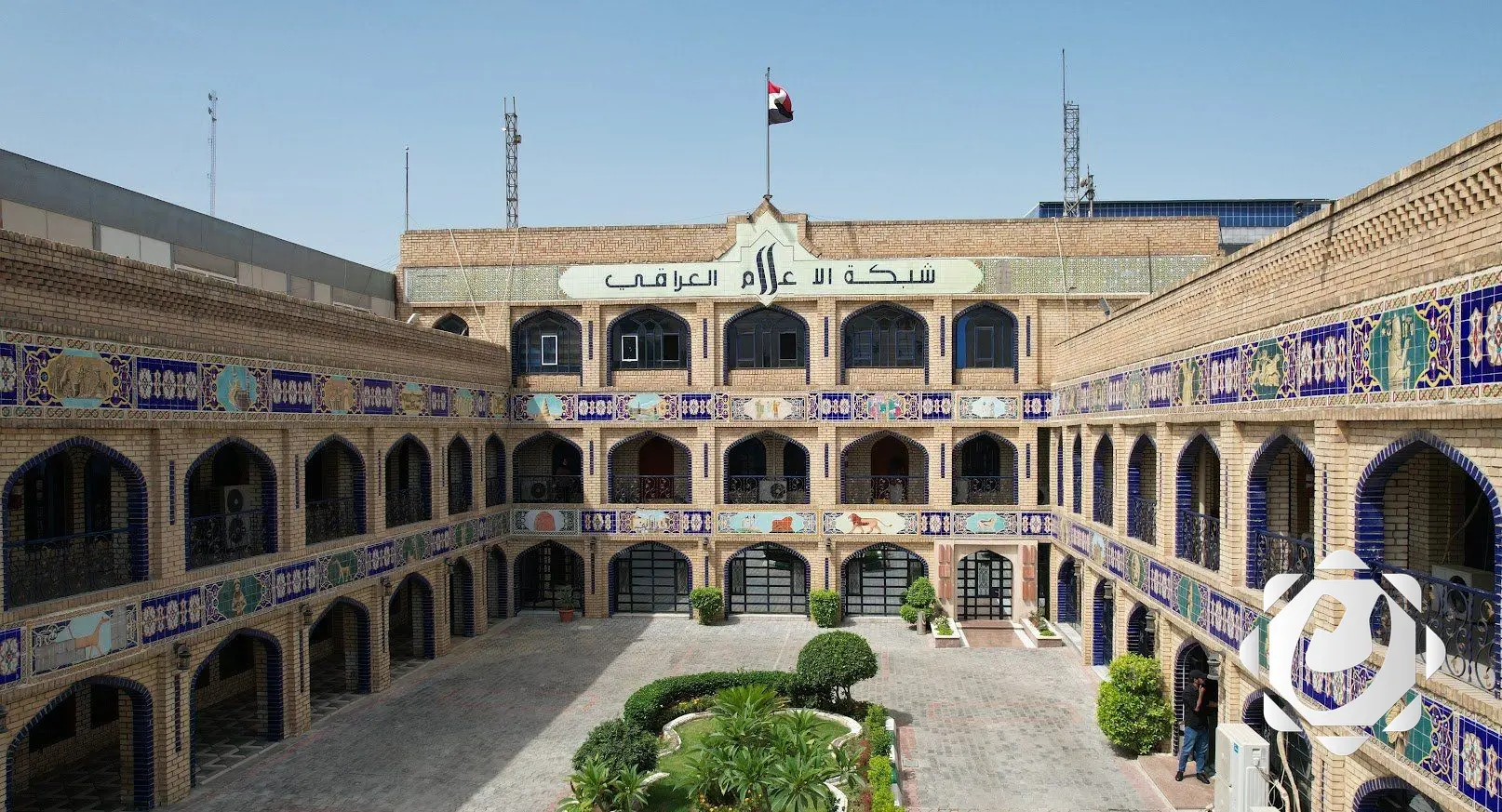 وزير الخارجية يشيد بتعاون المؤسسات الوطنية ويشكر شبكة الإعلام العراقي على تغطيتها للقمتين