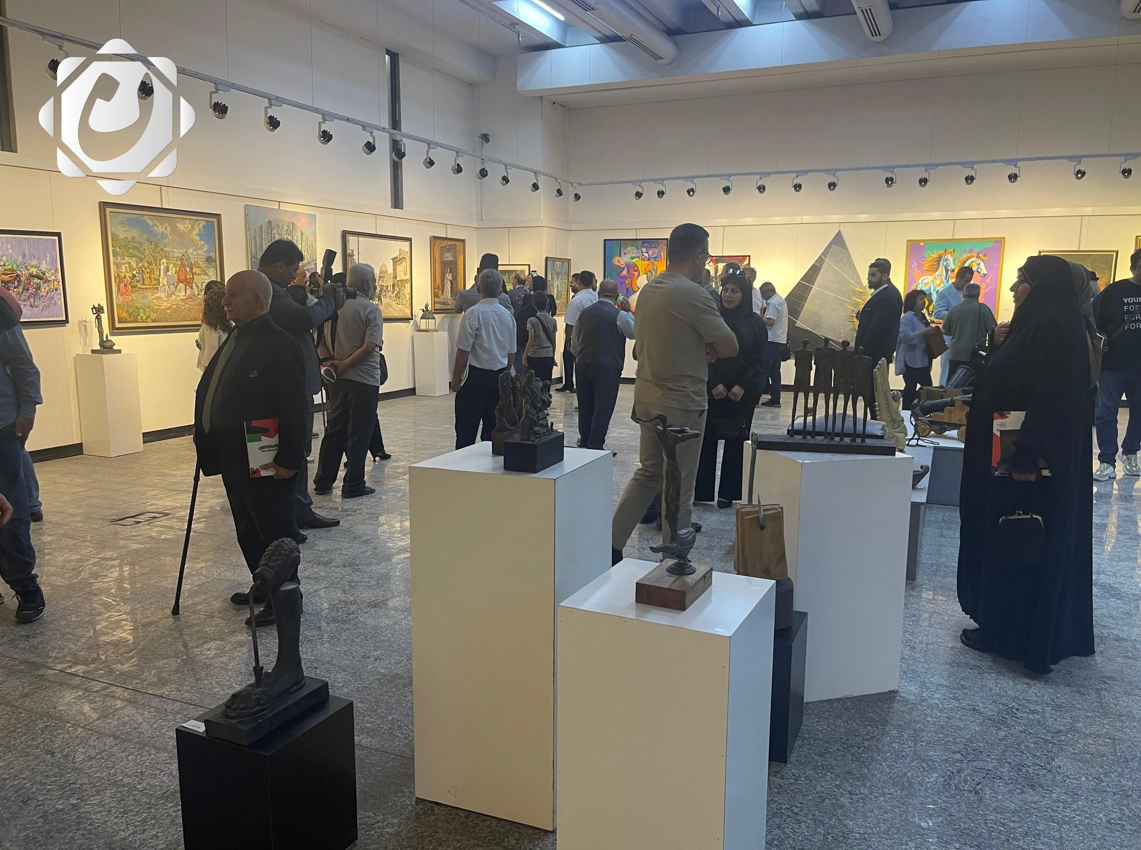 كرنفال فني يبهر الزوار في بغداد خلال القمة العربية