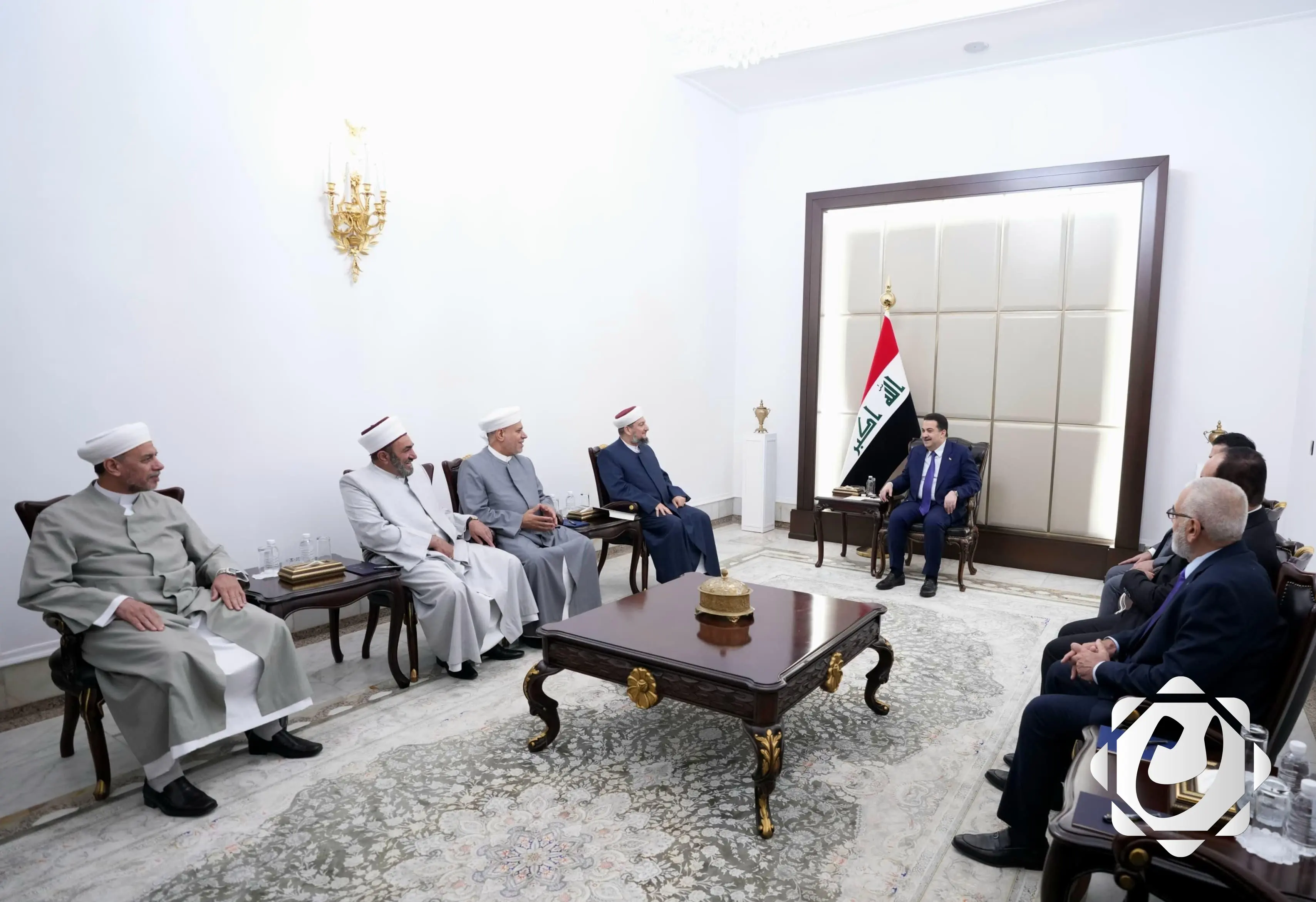 السوداني يؤكد على دور رجال الدين في تعزيز السلام ومحاربة الفساد