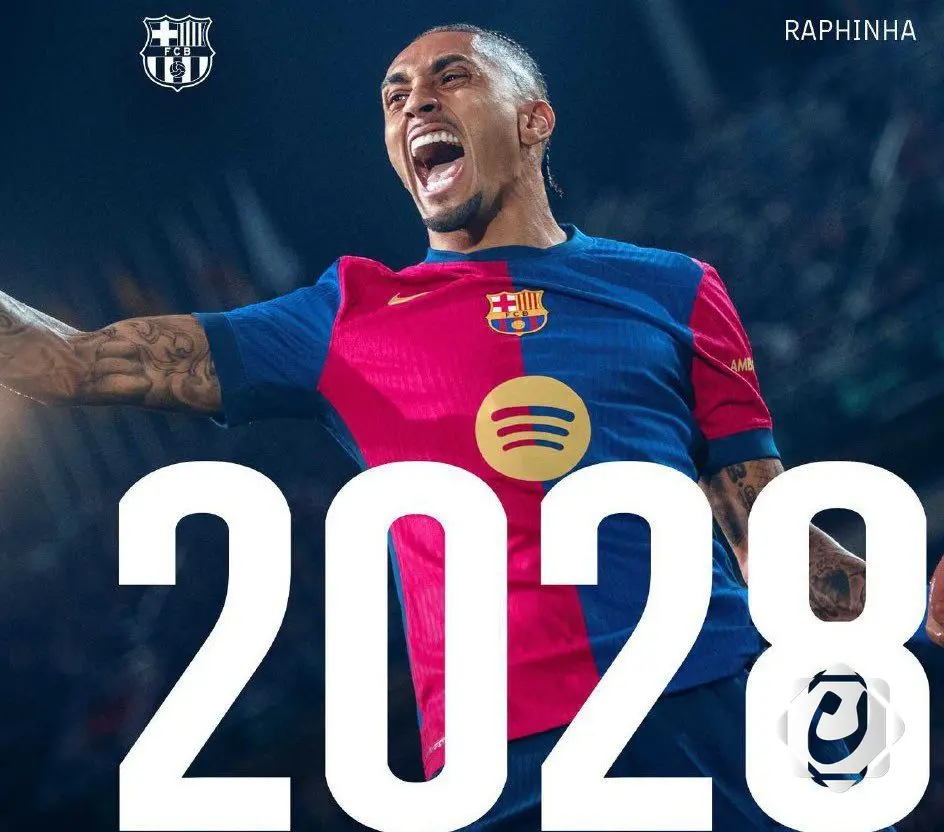 برشلونة يمدد عقد رافينيا حتى 2028 ويعزز آمال الفريق