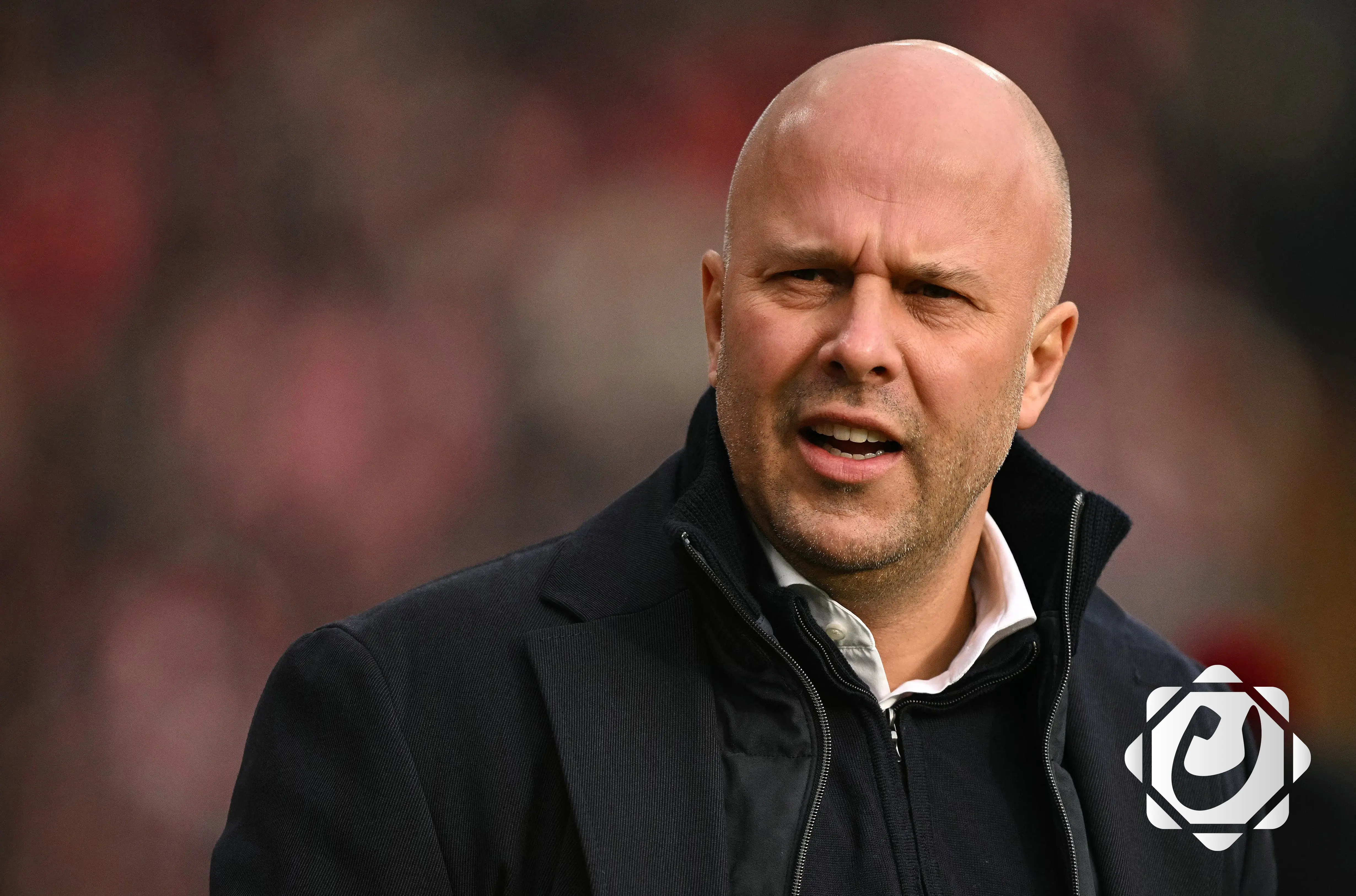 سلوت ينتقد أداء أرنولد قبل المباراة الحاسمة في الدوري الإنجليزي