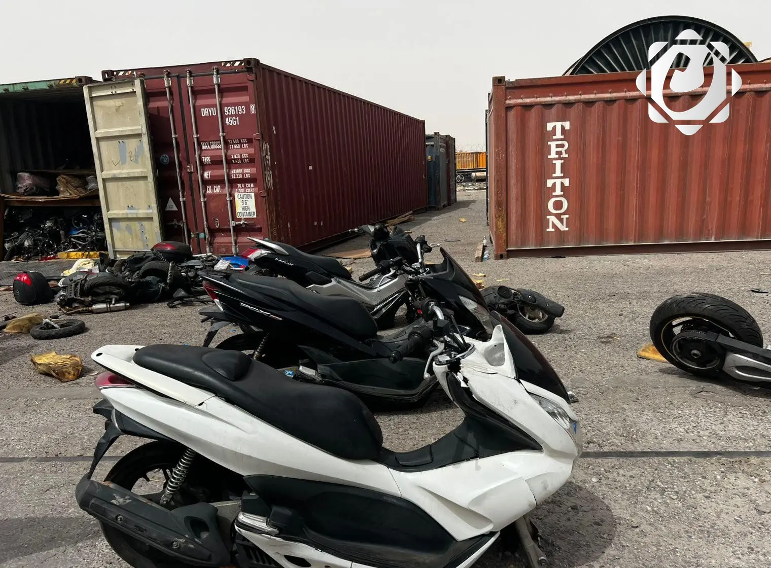 ضبط دراجات نارية وهوائية معدة للتهريب في ميناء أم قصر الشمالي