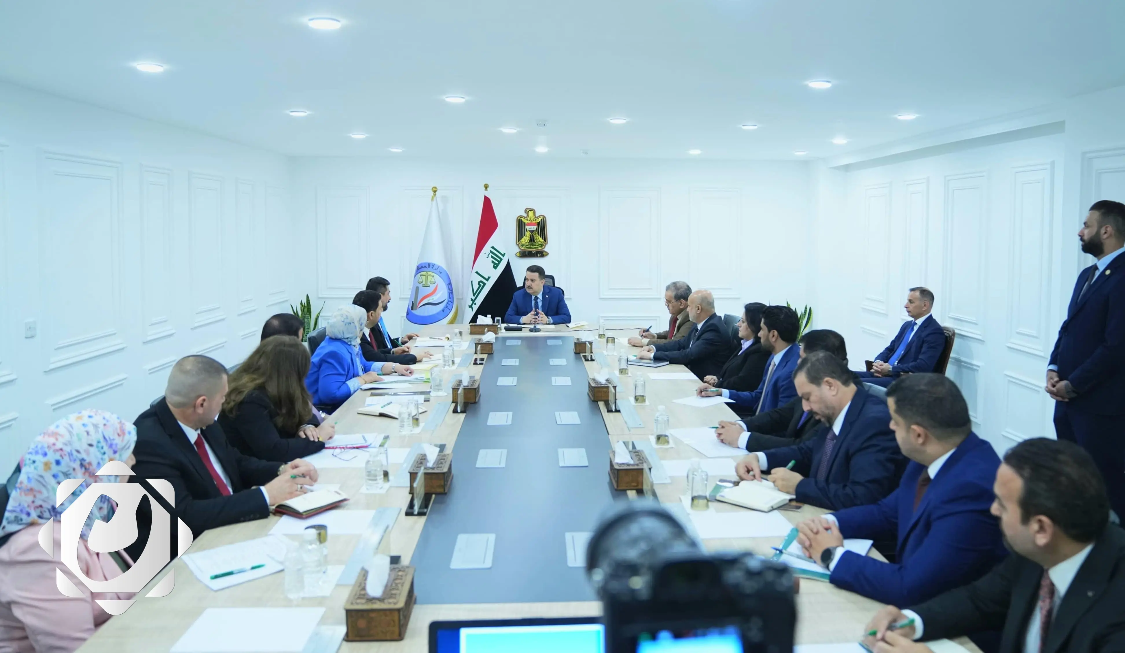 رئيس الوزراء السوداني يزور وزارة العدل ودائرة التسجيل العقاري