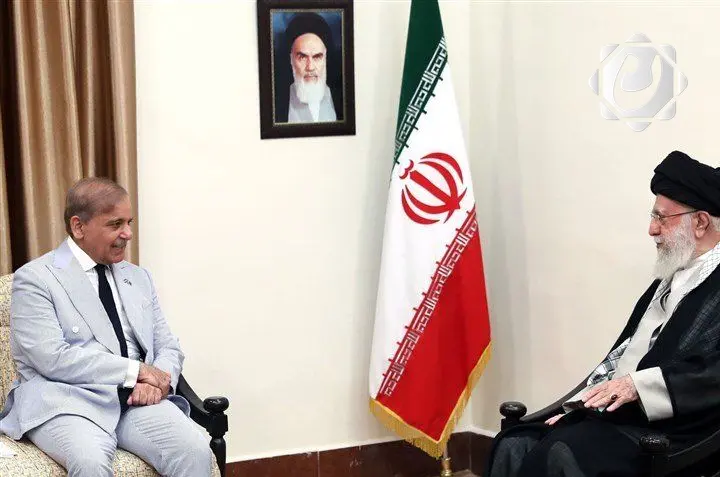 قضية فلسطين: محور اهتمام العالم الإسلامي وفق رؤية خامنئي