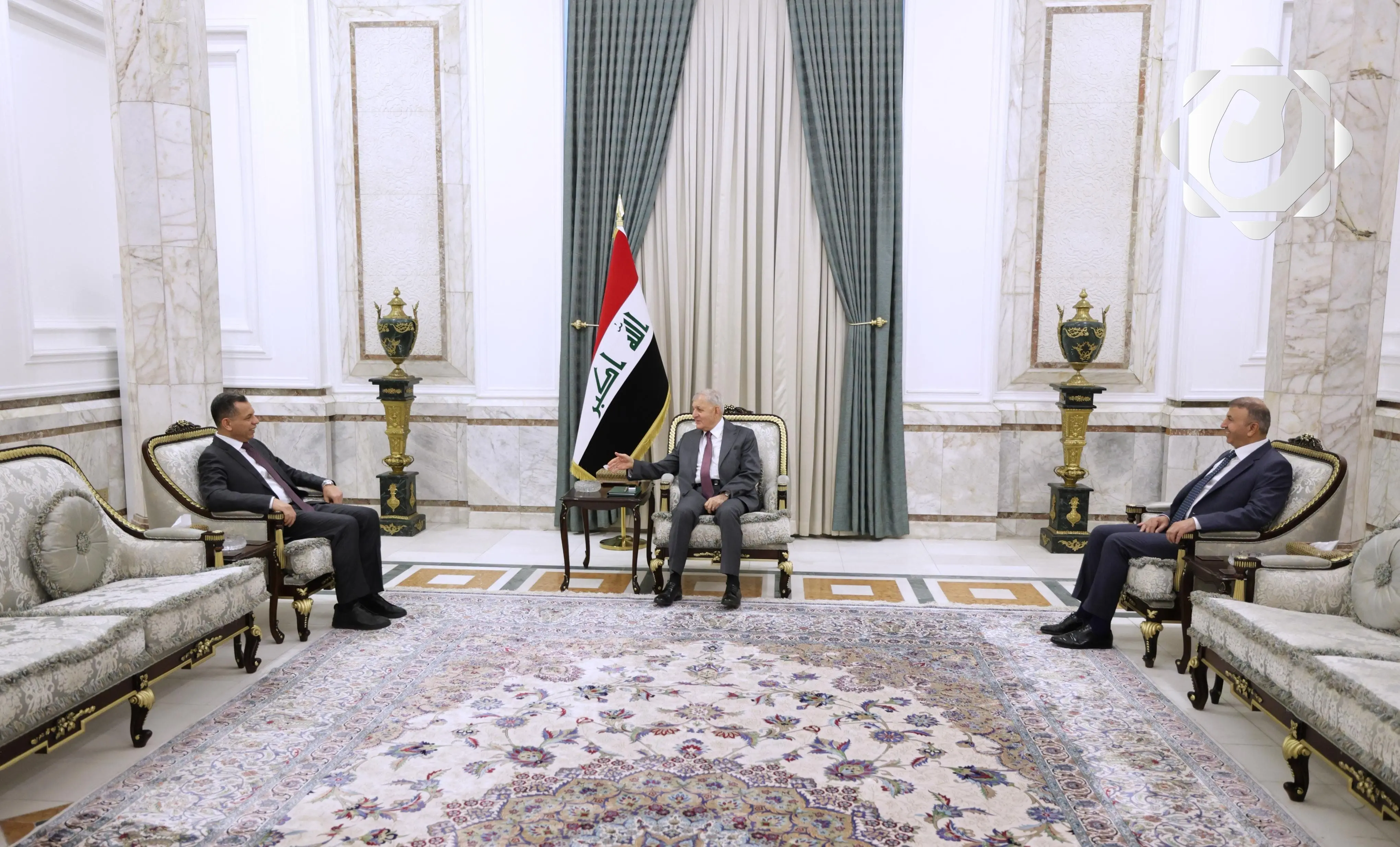 رئيس الجمهورية يدعو لتعزيز الأمن والاستقرار في العراق