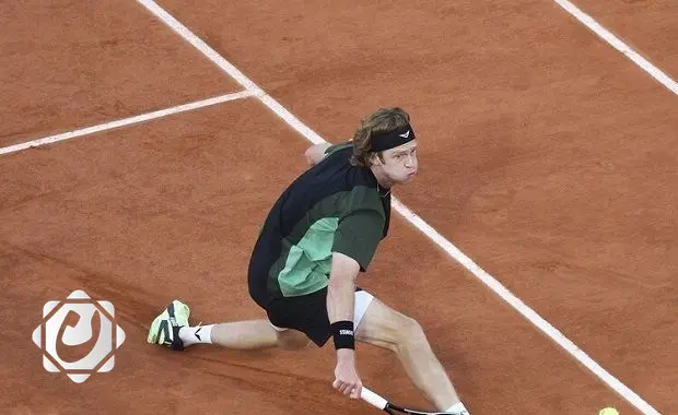 روبليف يودع بطولة رولان غاروس على يد سينر