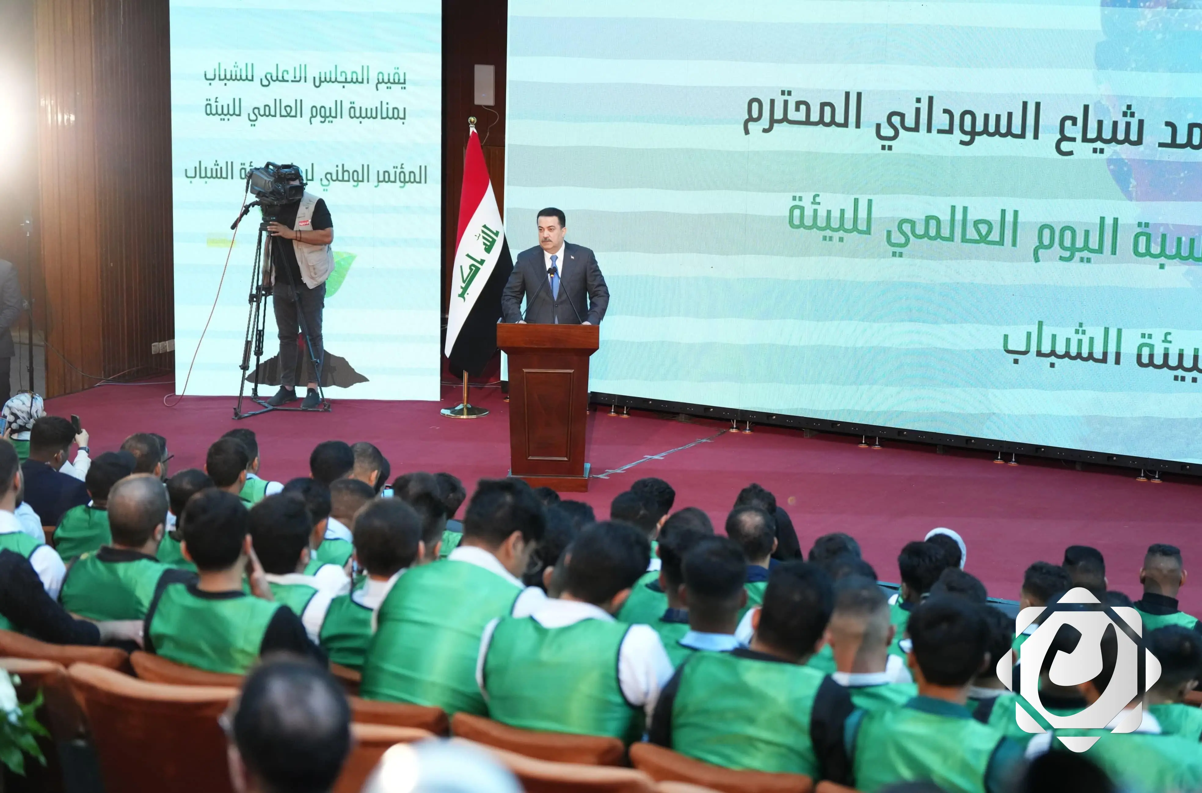 رئيس الوزراء يكشف عن حلول جذرية لمشكلة حرق الغاز ويعلن عن إنشاء معمل حديث لتدوير النفايات