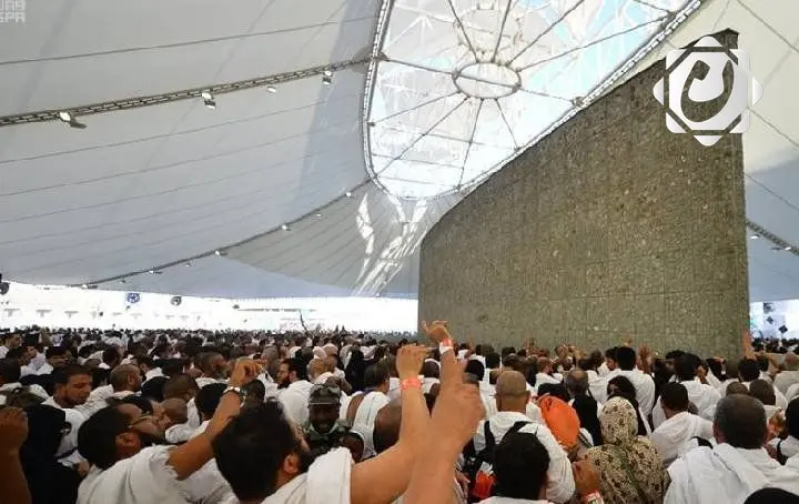 هيئة الحج تعلن إتمام حجاج العراق رمي جمرة العقبة الكبرى