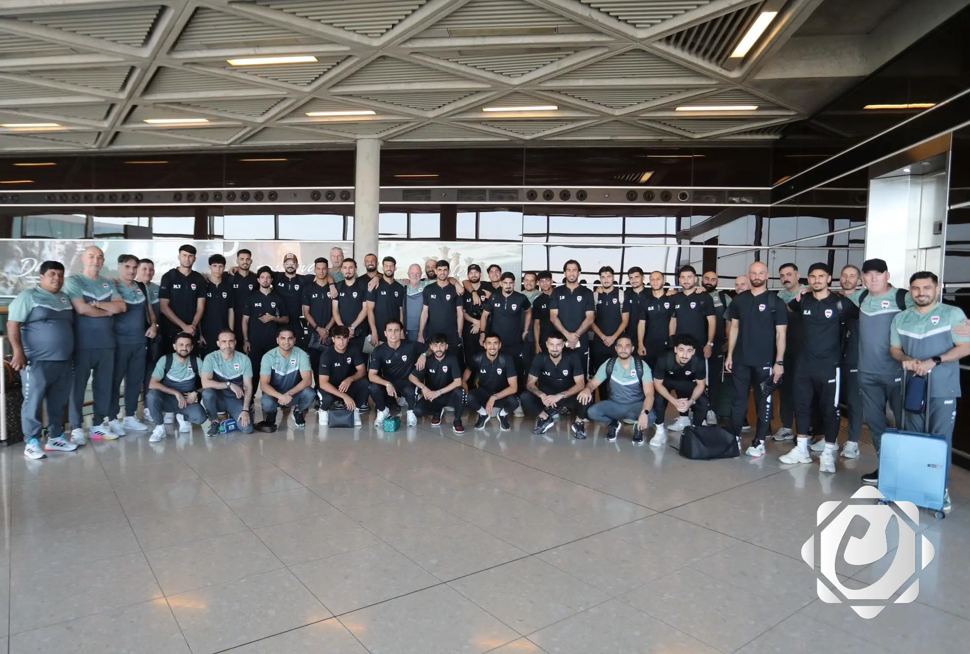 وصول بعثة المنتخب الوطني لكرة القدم إلى مطار عمّان الدولي