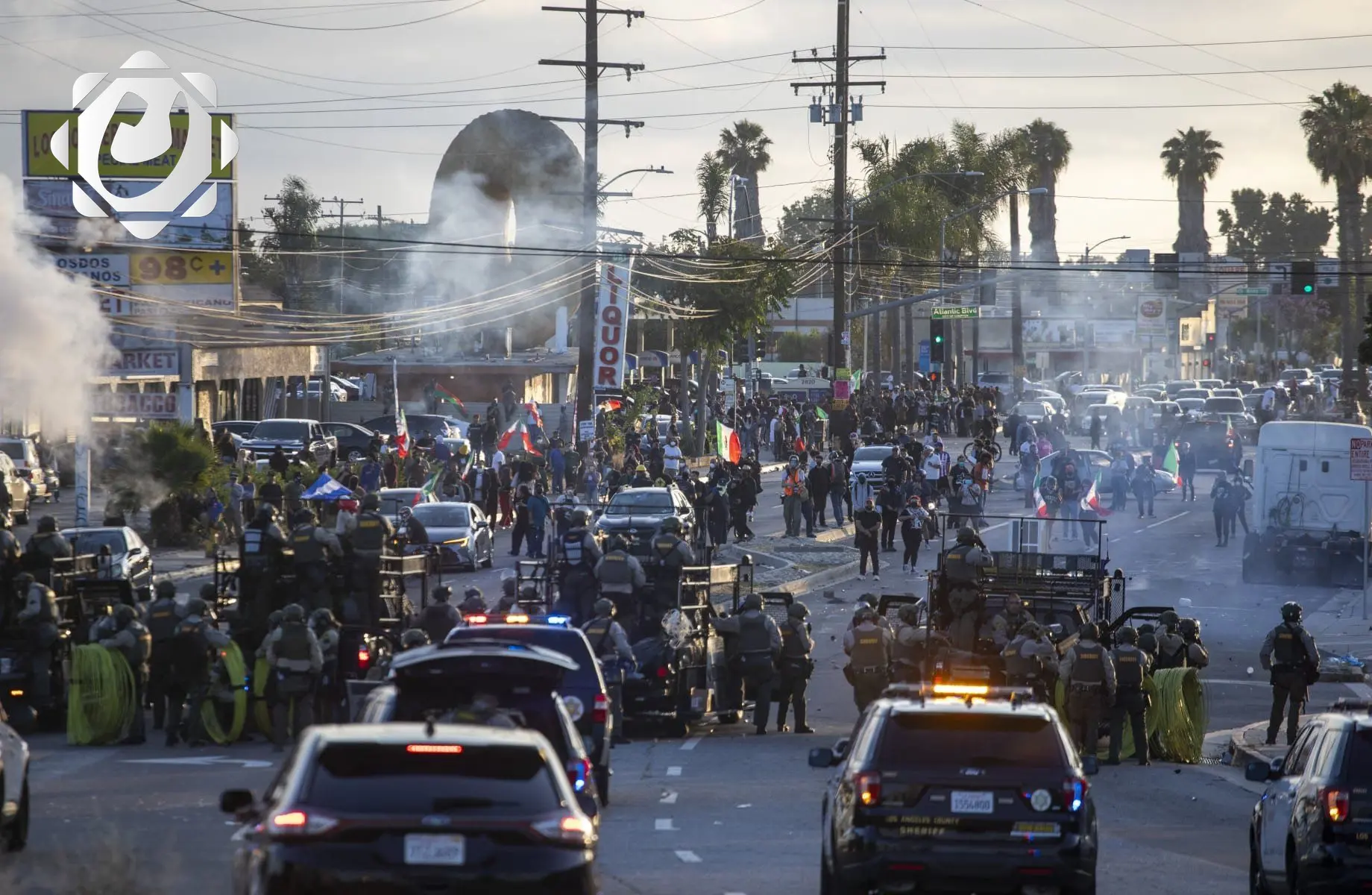 ترامب يصف متظاهري لوس أنجلوس بـ "متمردين مأجورين"