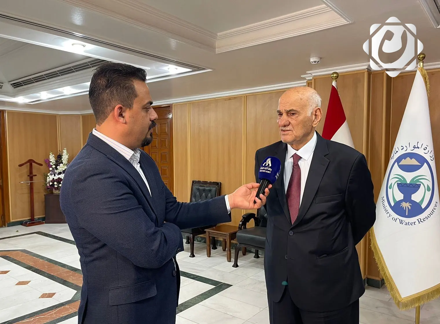 وزير الموارد يؤكد على تعزيز التعاون الإقليمي في إدارة المياه