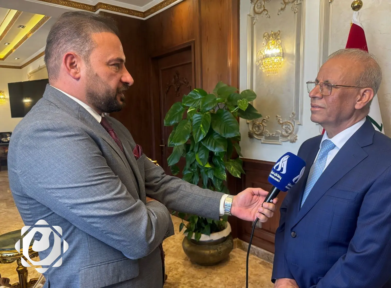 السفارة العراقية في القاهرة تفتح خطاً ساخناً لدعم الحجاج والسياح العالقين