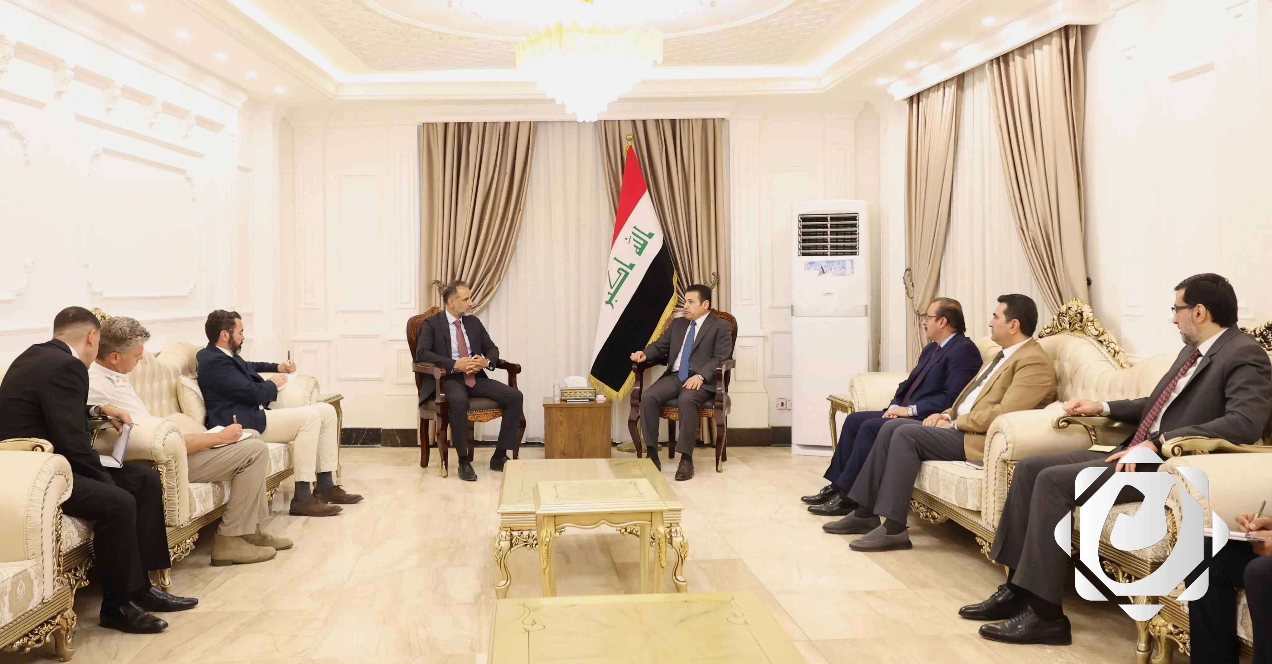 السفير البريطاني يثمن مواقف الحكومة العراقية الحكيمة