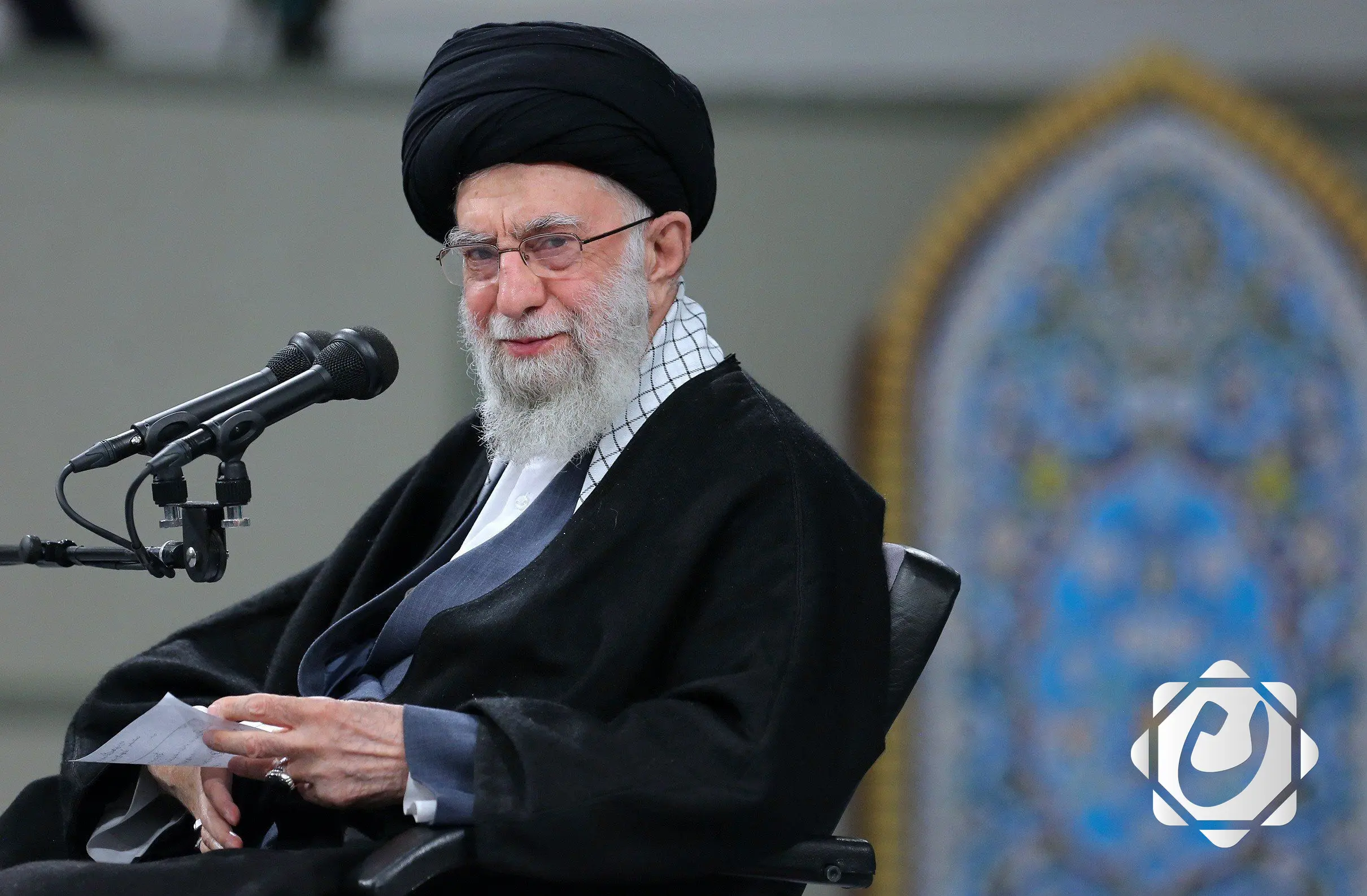 السيد الخامنئي: الكيان الصهيوني ارتكب خطأ فادحا وقواتنا جاهزة للدفاع عن الوطن