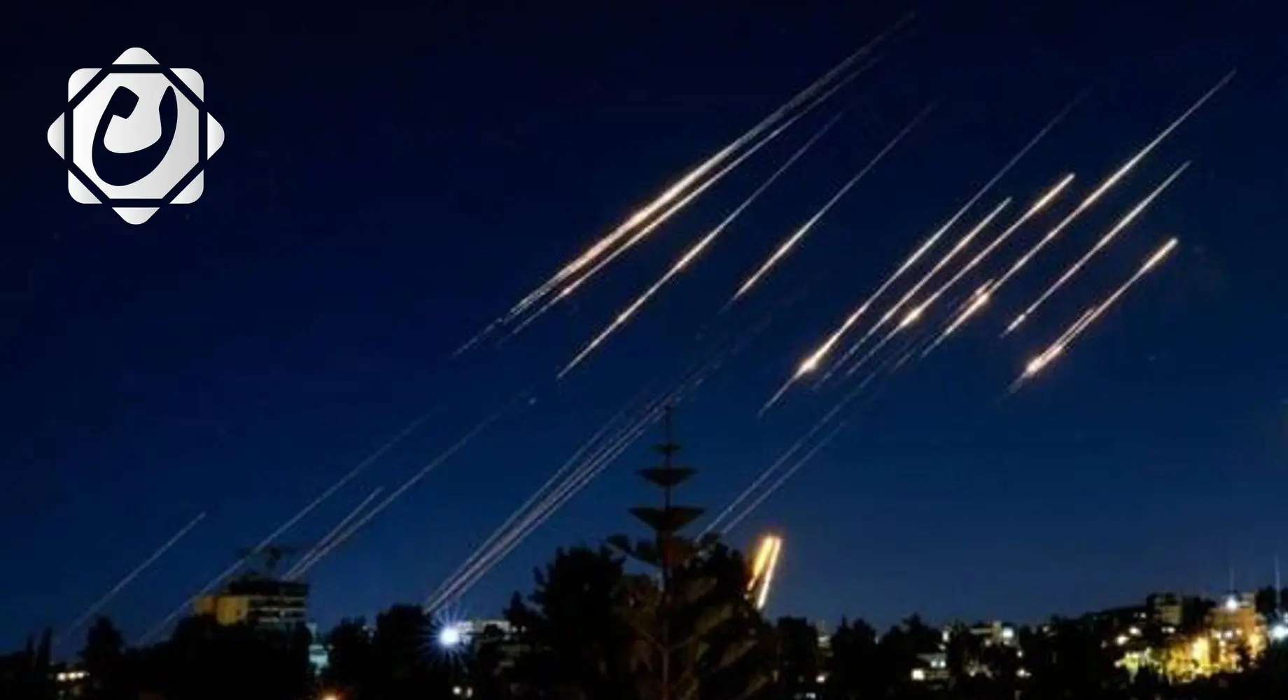 الحرس الثوري الإيراني يستخدم صواريخ 'سجيل' لأول مرة في عملية الوعد الصادق 3