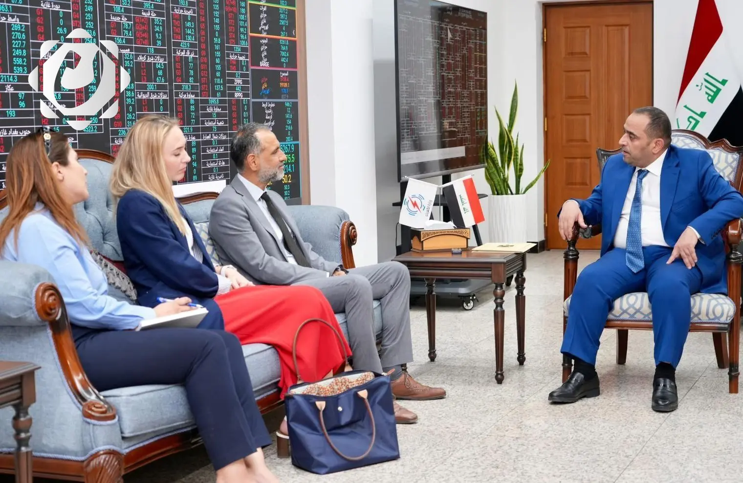 وزير الكهرباء يؤكد خطة للوصول لإنتاج 12,000 ميغاواط من الطاقة الشمسية بحلول 2030