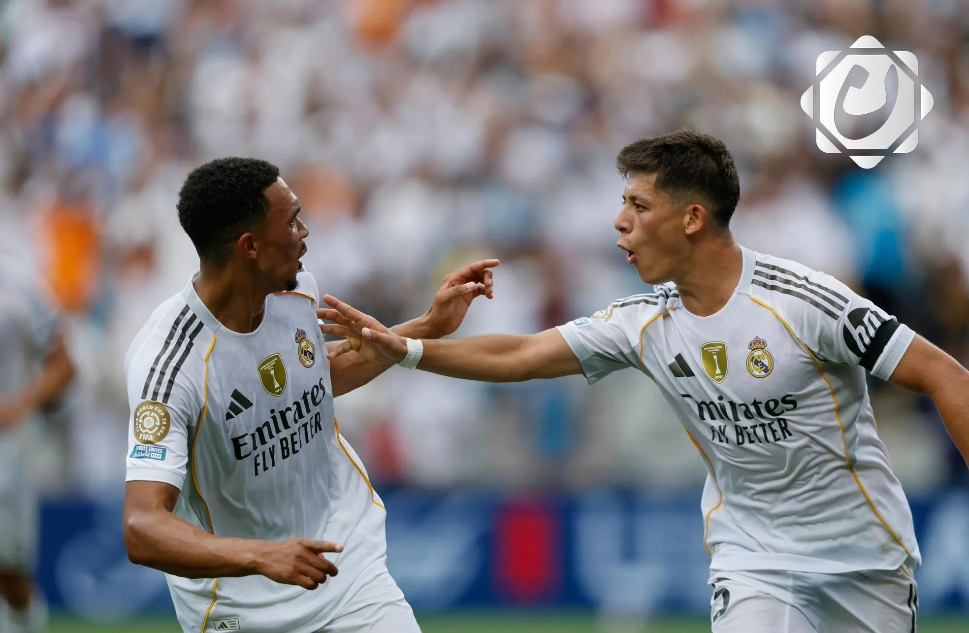 ريال مدريد يحقق الفوز على باتشوكا بثلاثية رغم النقص العددي