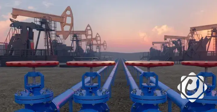 النفط يتجه نحو خسائر أسبوعية مع تراجع مخاطر الإمدادات في الشرق الأوسط