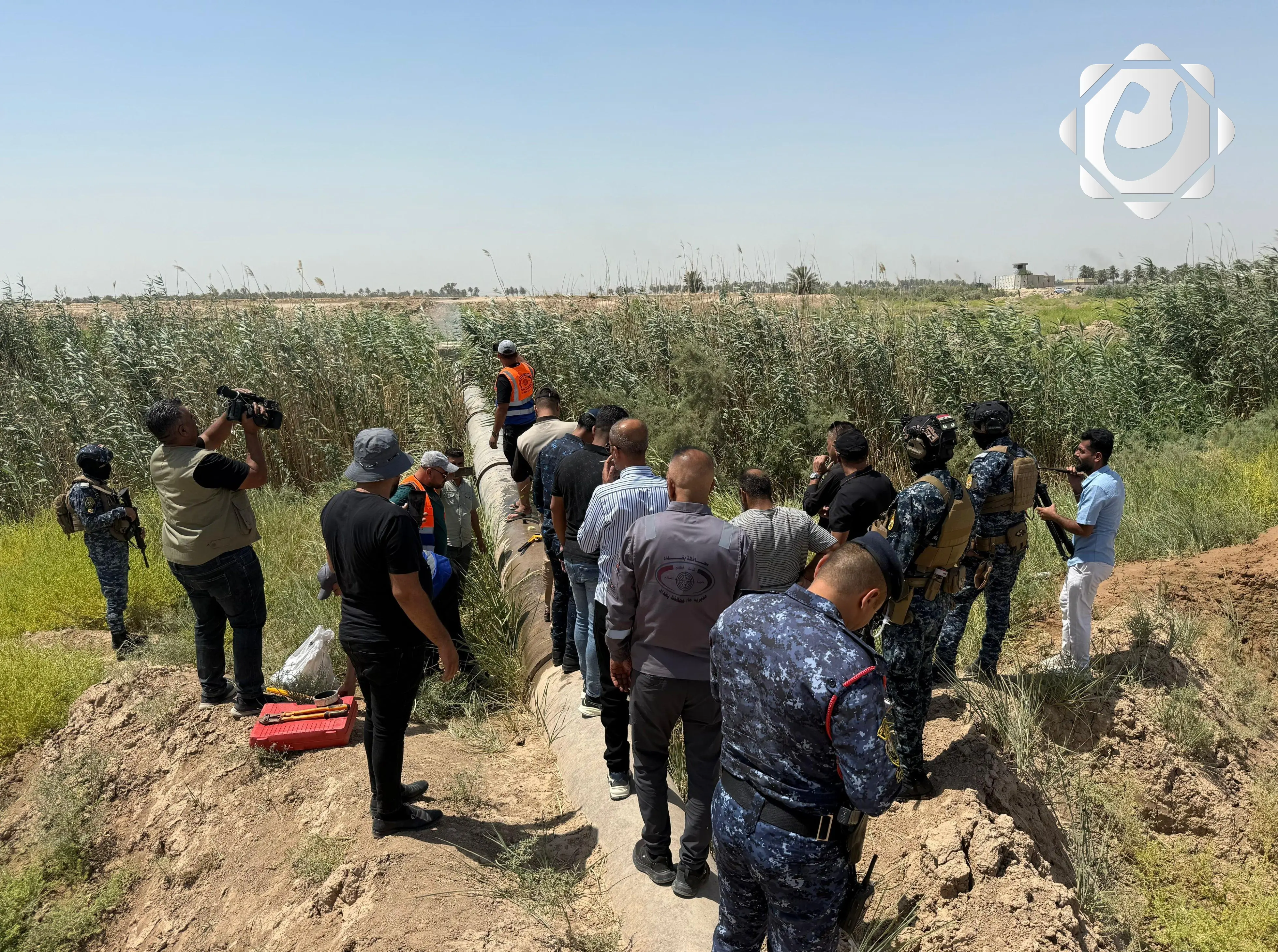 حملة لرفع التجاوزات على خطوط الماء الخام في قضاء الزوراء