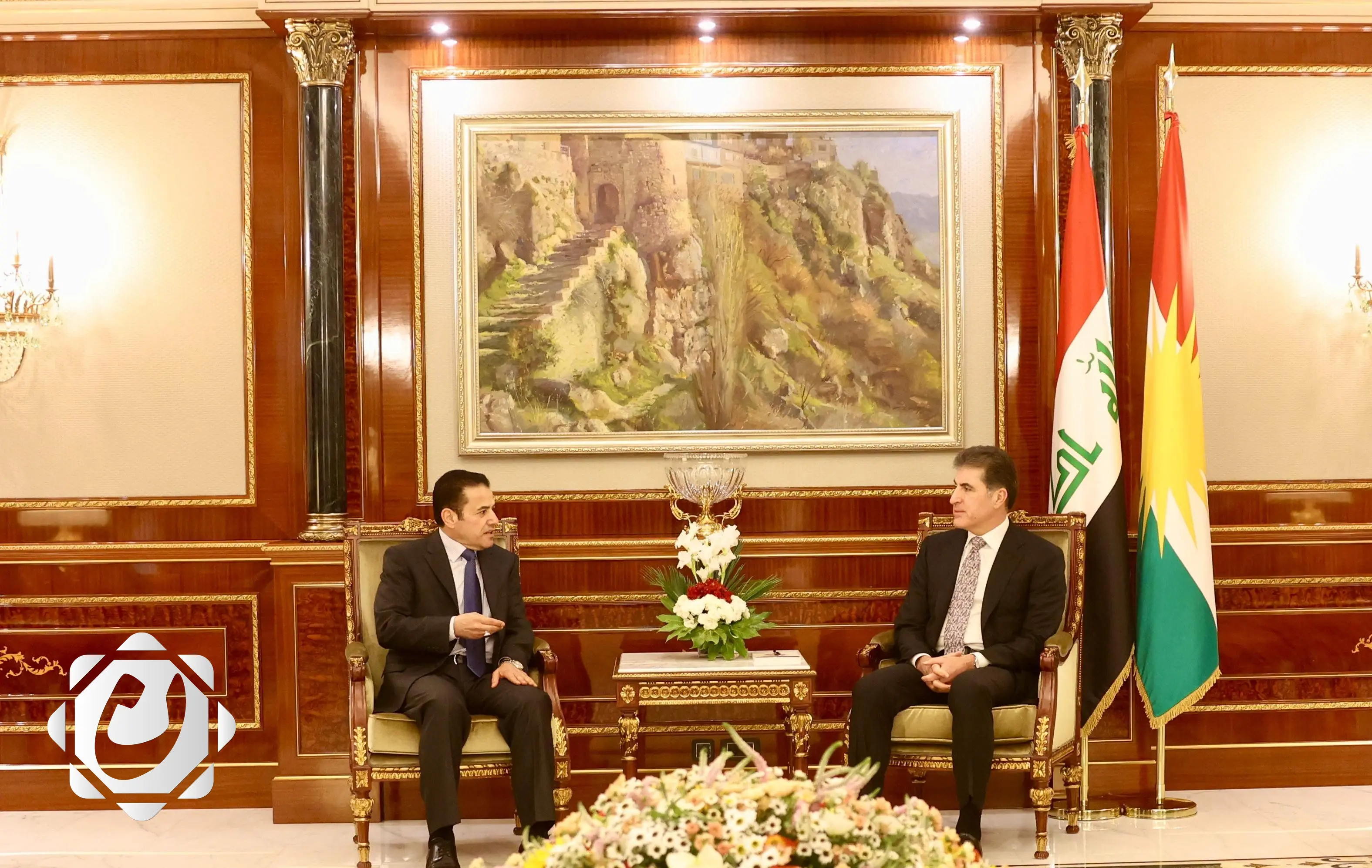 الأعرجي وبارزاني يبحثان سبل تعزيز التعاون لحل القضايا العالقة