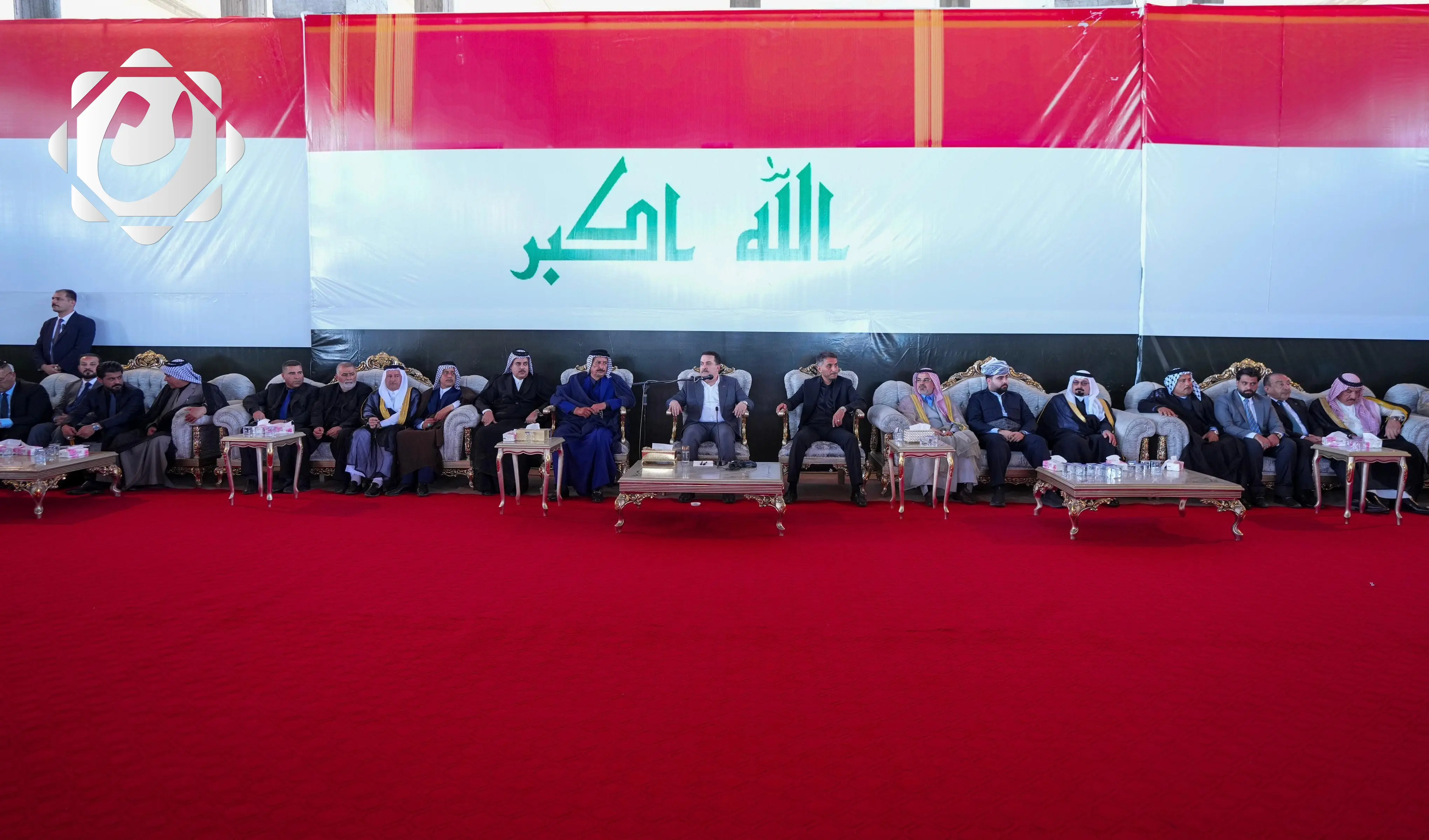 رئيس الوزراء يؤكد التزام الحكومة بخطة حصر السلاح بيد الدولة