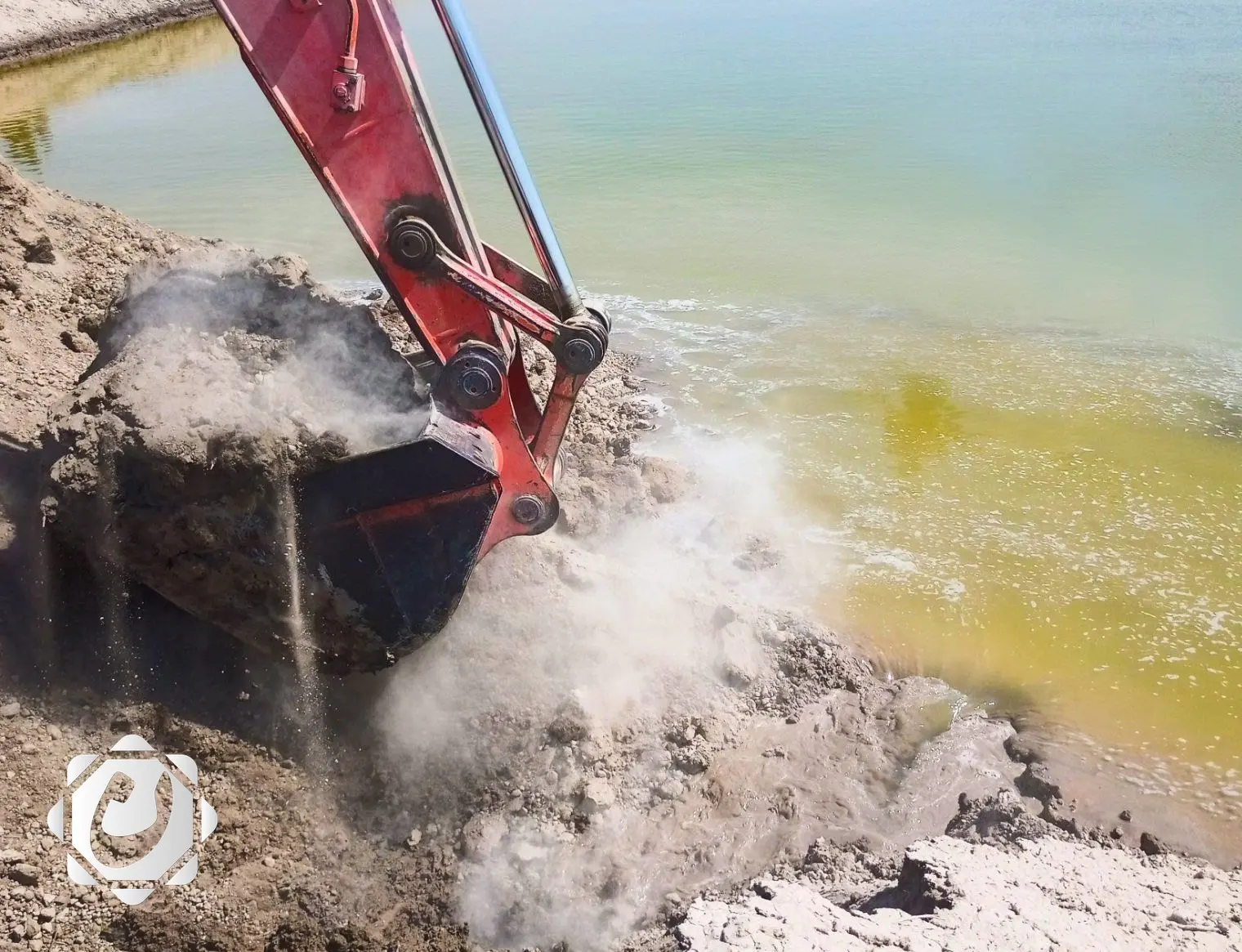 وزارة الموارد المائية تستمر في حملة إزالة التجاوزات المائية في البصرة