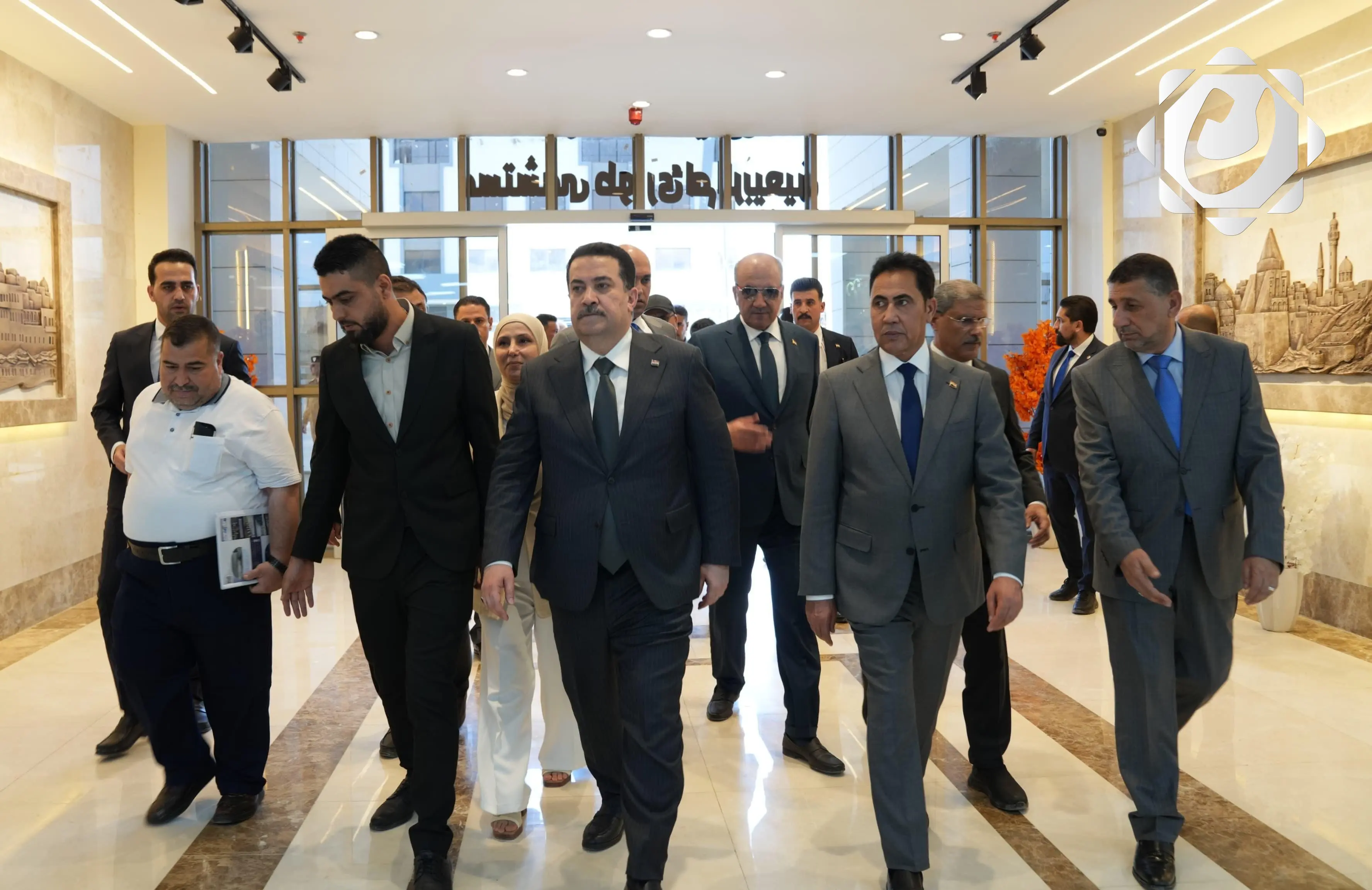 رئيس الوزراء يزور مستشفى طوارئ أم الربيعين في الموصل