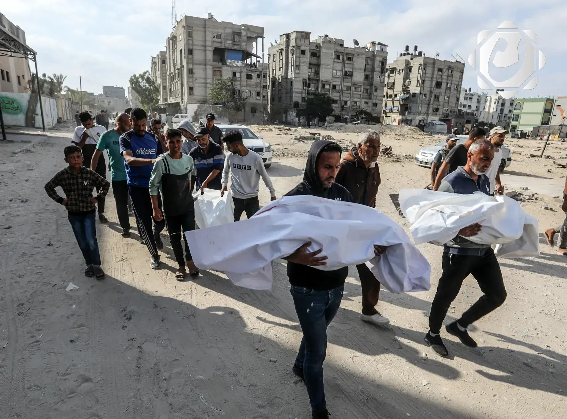 استشهاد 39 فلسطينياً وإصابة أكثر من 100 آخرين بنيران الجيش الإسرائيلي في غزة