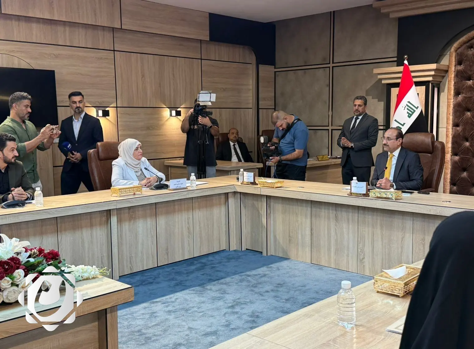 العطواني: بحث تقييم الموازنة الثلاثية مع وزيرة المالية