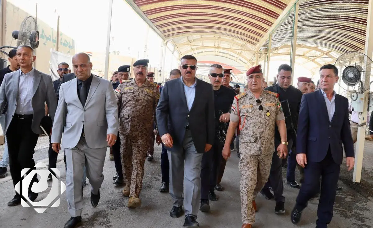 وزير الداخلية يتفقد منفذ المنذرية لتأمين زائري الأربعينية