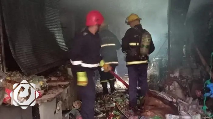 إخماد حريق في مجمع تجاري للأثاث بواسط