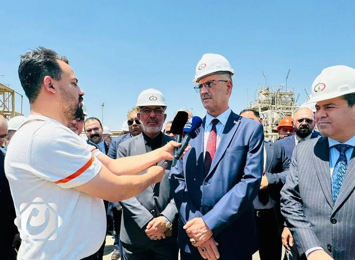 وزير النفط يعلن افتتاح أول محطة لإنتاج الكهرباء بالطاقة الشمسية نهاية العام الحالي