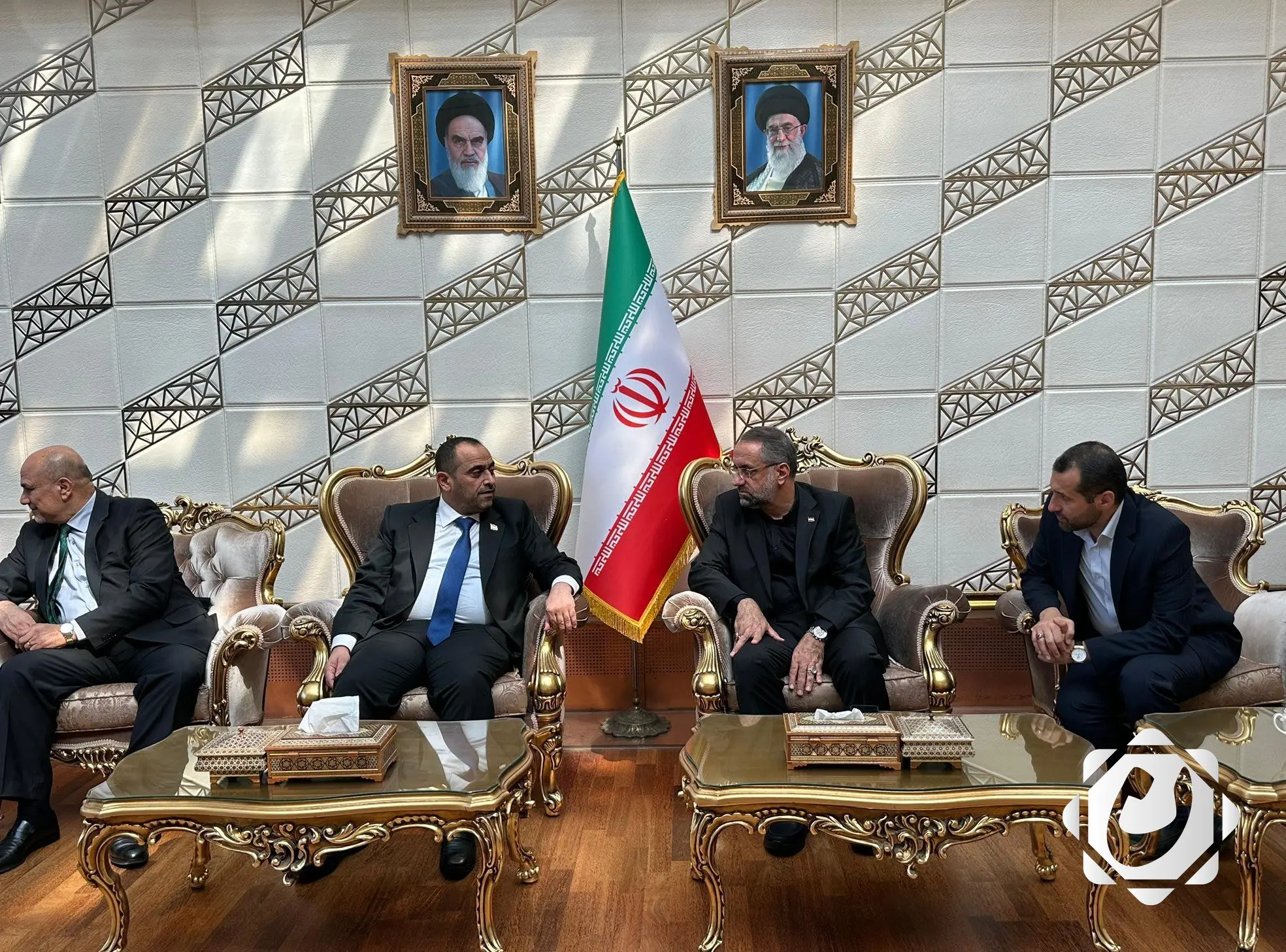 وزير الكهرباء يتوجه إلى طهران لمناقشة إمدادات الغاز بين العراق وإيران