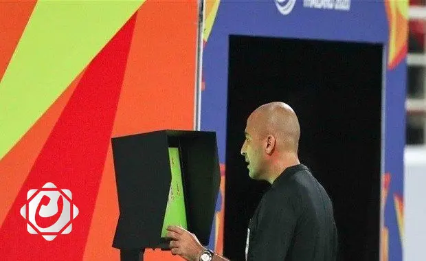 علي كريم: تقنية الـ 'VAR' أحدثت نقلة نوعية في الدوري والتحكم بها قد يؤدي للأخطاء