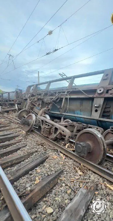 خروج خمس عربات قطار شحن عن السكة في روسيا