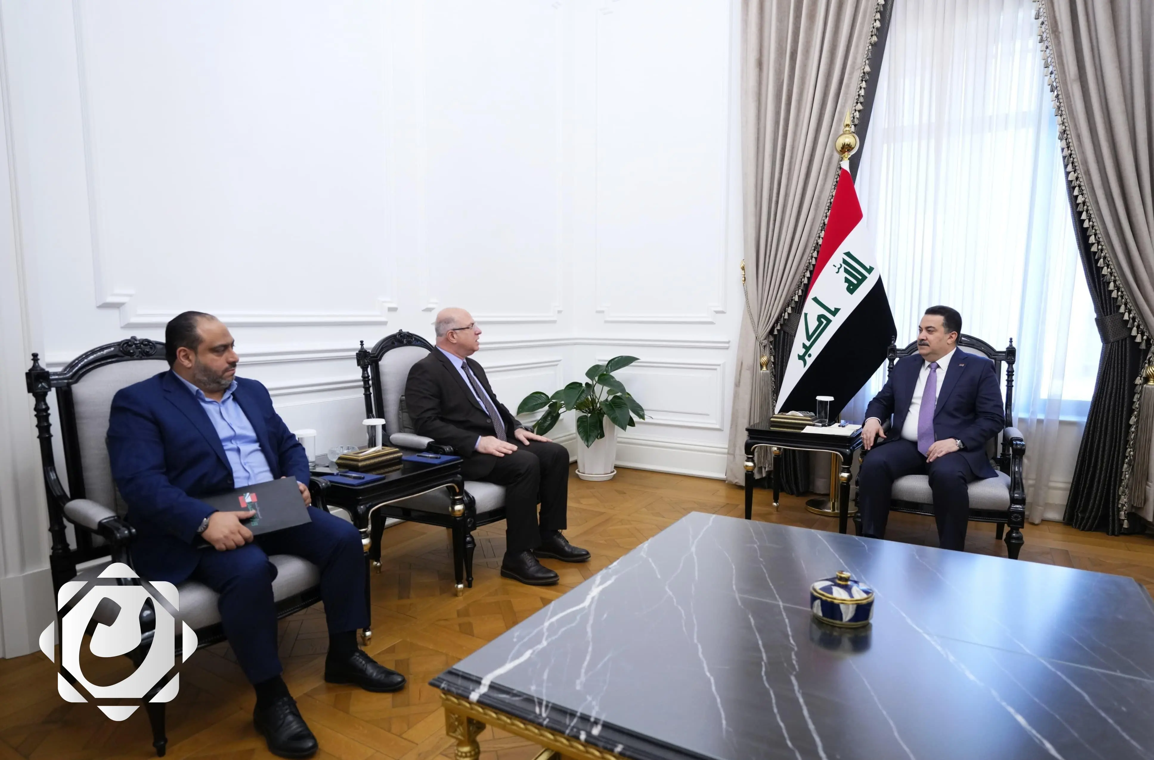 رئيس الوزراء يؤكد حرص العراق على استقرار لبنان