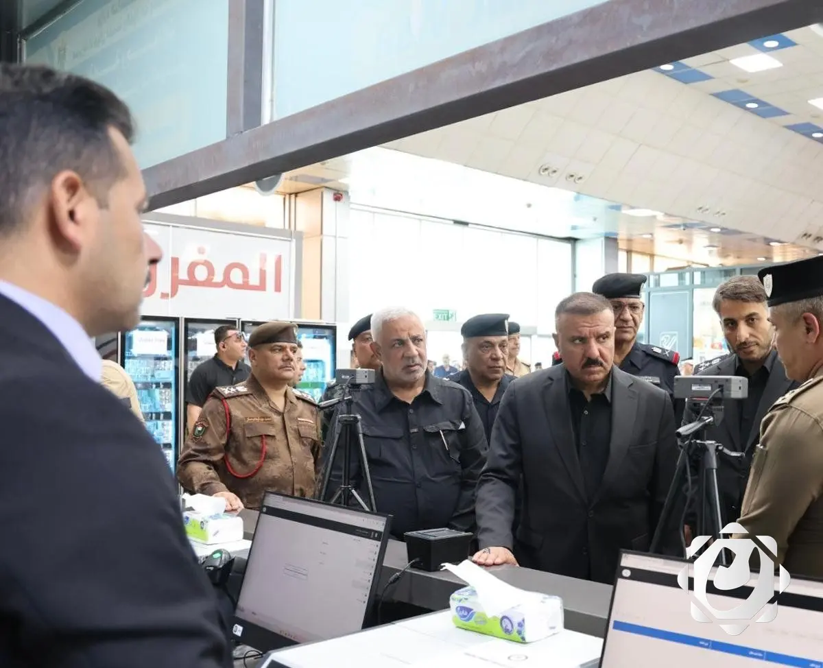 وزير الداخلية يتفقد حركة الزائرين وساحات النقل في النجف الأشرف