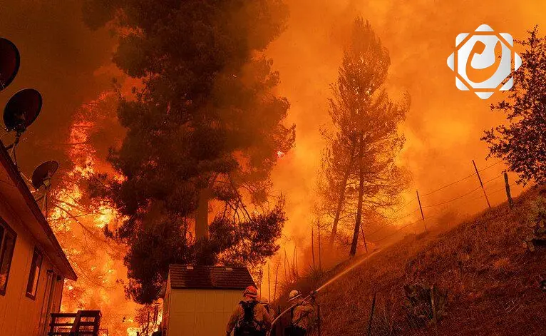 اندلاع حريق غابات واسع شمال لوس أنجلوس يهدد السكان