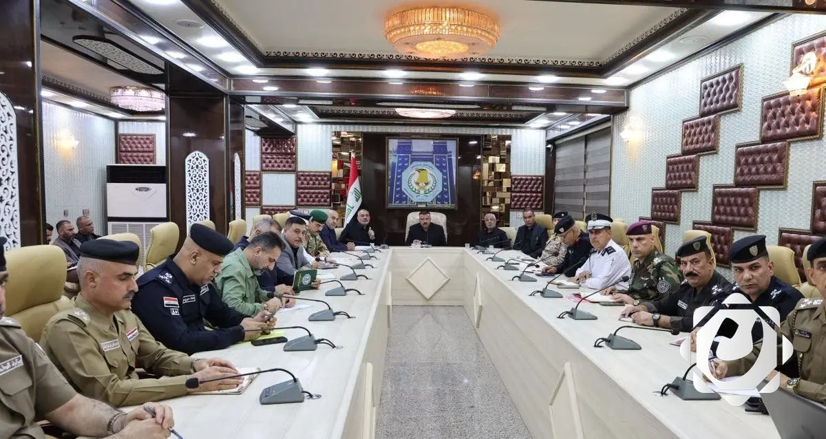 وزير الداخلية يؤكد بدء ذروة الزيارة الأربعينية في بابل ويعقد اجتماعاً مع القادة الأمنيين