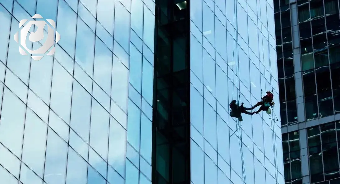 ابتكار زجاج ذكي ذاتي التنظيف باستخدام الطاقة الكهربائية