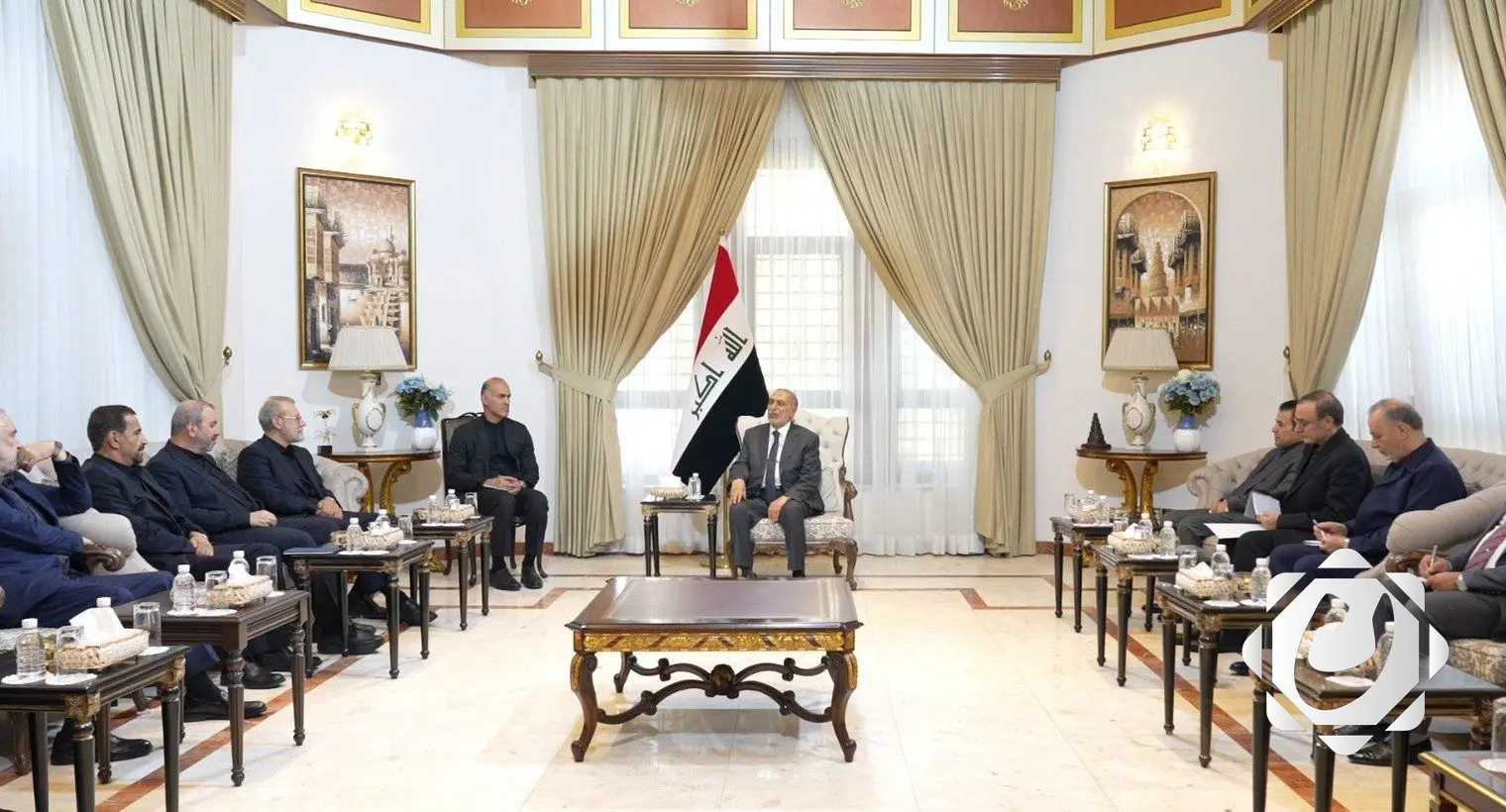 المشهداني ولاريجاني يبحثان تعزيز العلاقات العراقية الإيرانية