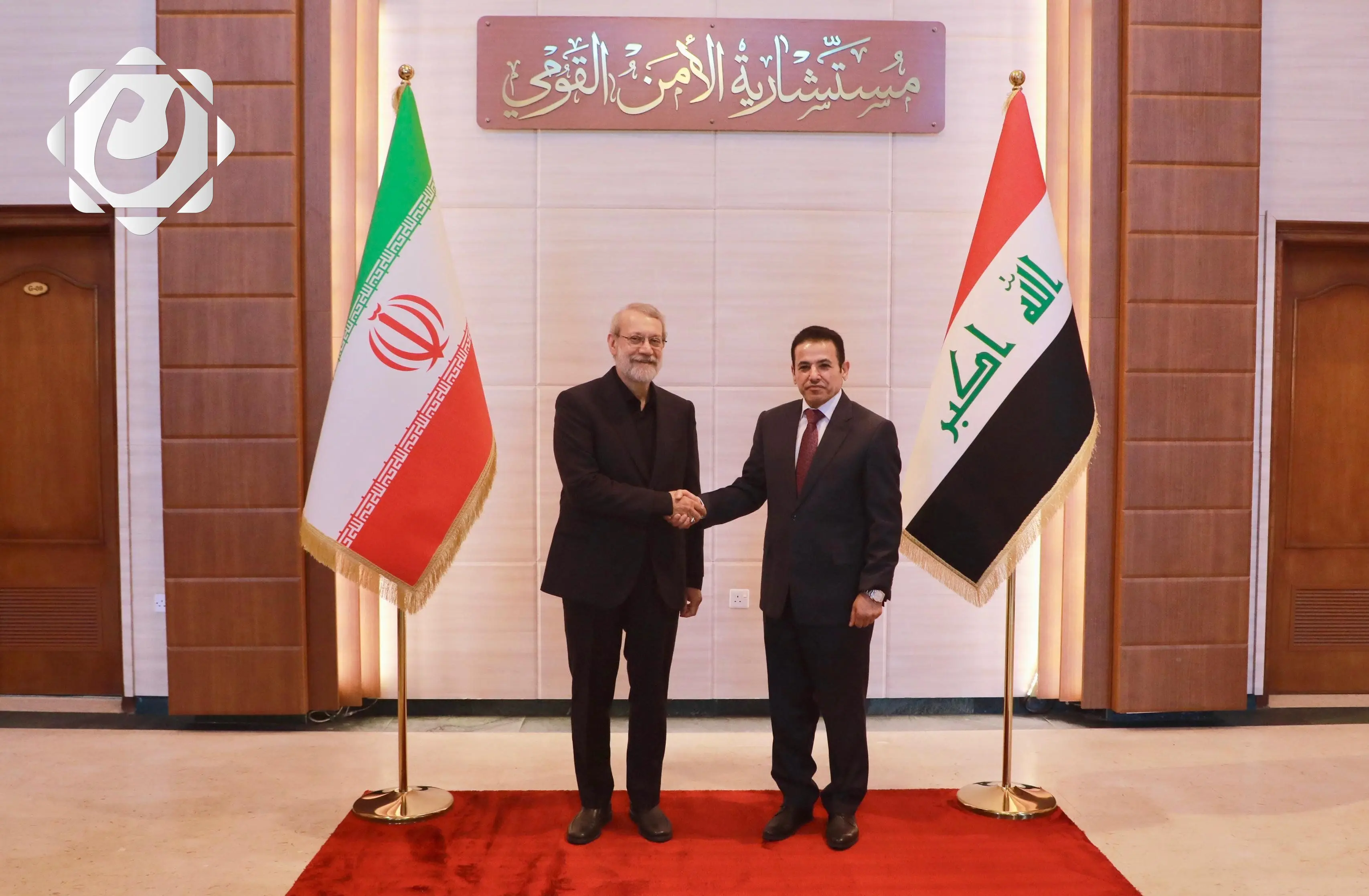 الأعرجي يؤكد على منع أي خرق أمني يتجاوز دول الجوار خلال لقائه لاريجاني