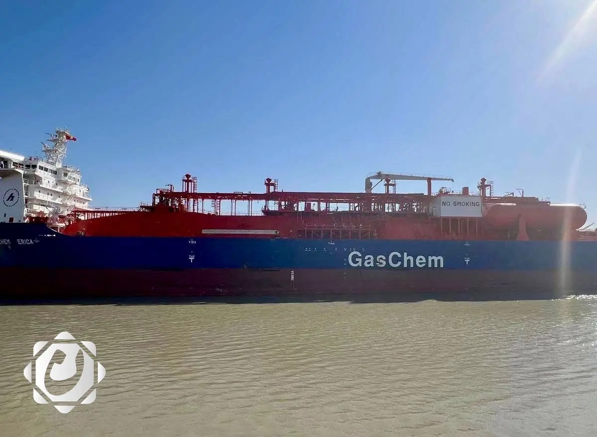 وزارة النفط تُعلن تحميل أكبر ناقلة للغاز السائل بواقع 20 ألف طن للتصدير