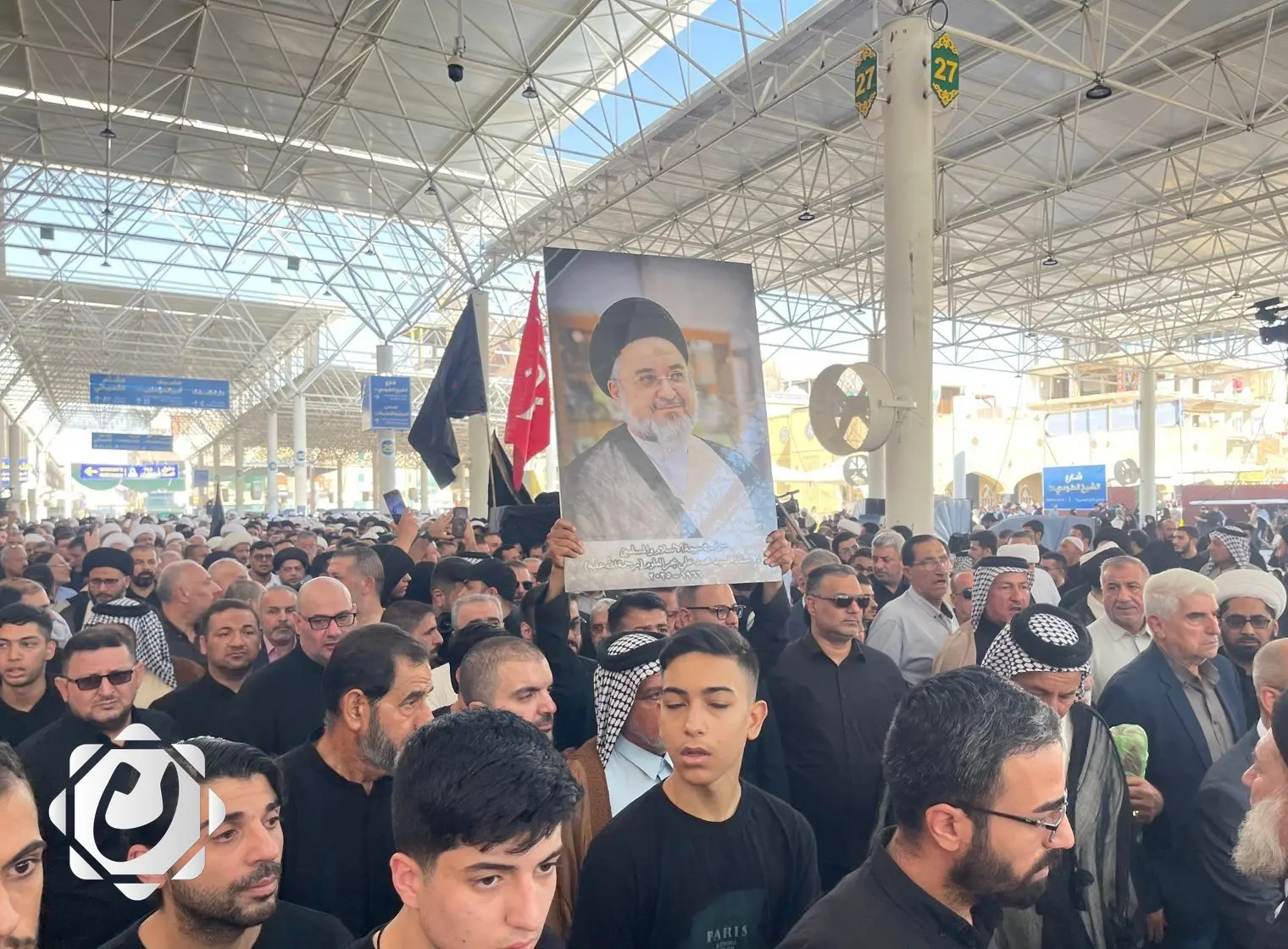 الحوزة العلمية في النجف الأشرف تودع السيد محمد علي بحر العلوم بتشييع مهيب