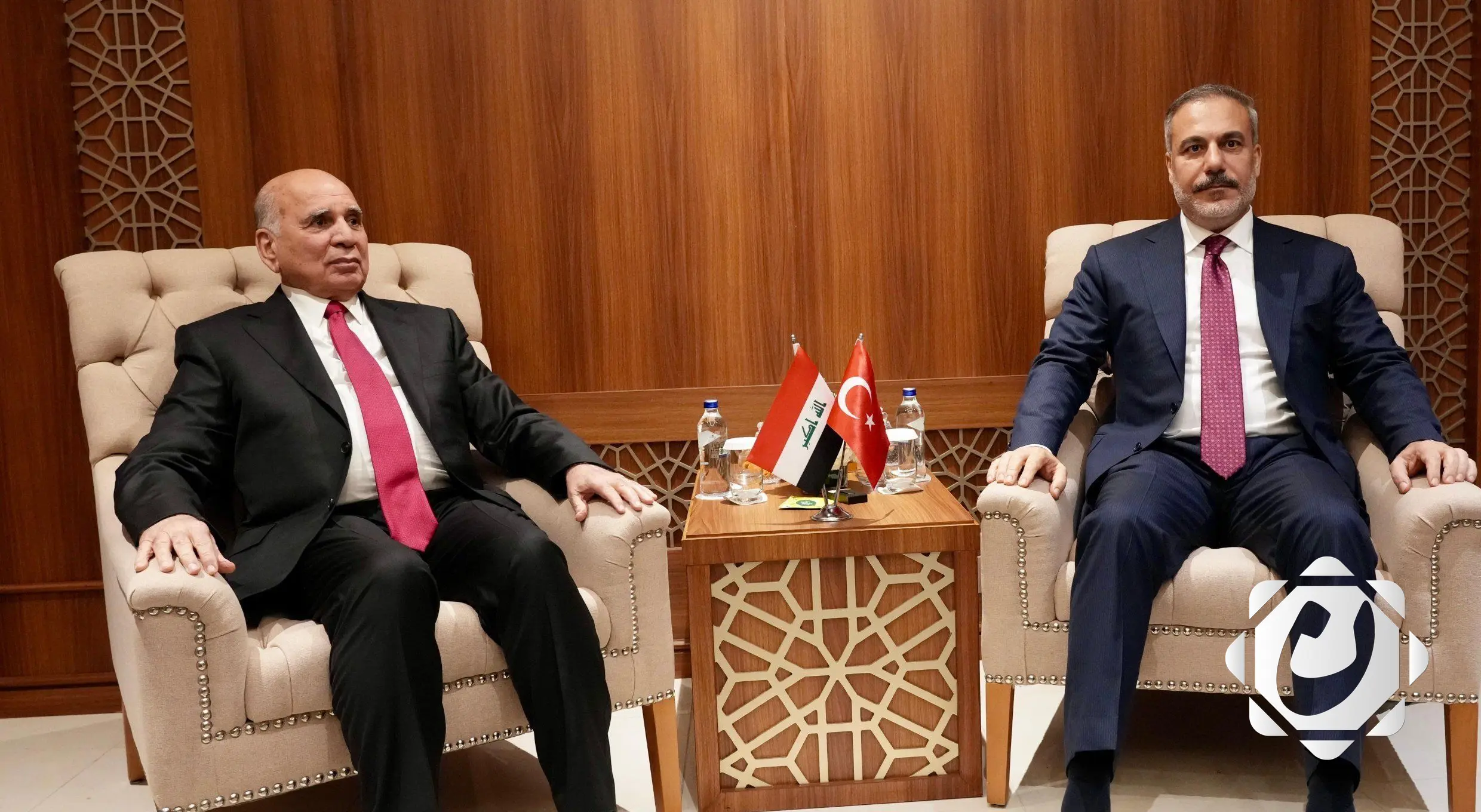 وزير الخارجية العراقي ونظيره التركي يؤكدان ضرورة تنظيم الإطلاقات المائية لتحقيق المصالح المشتركة